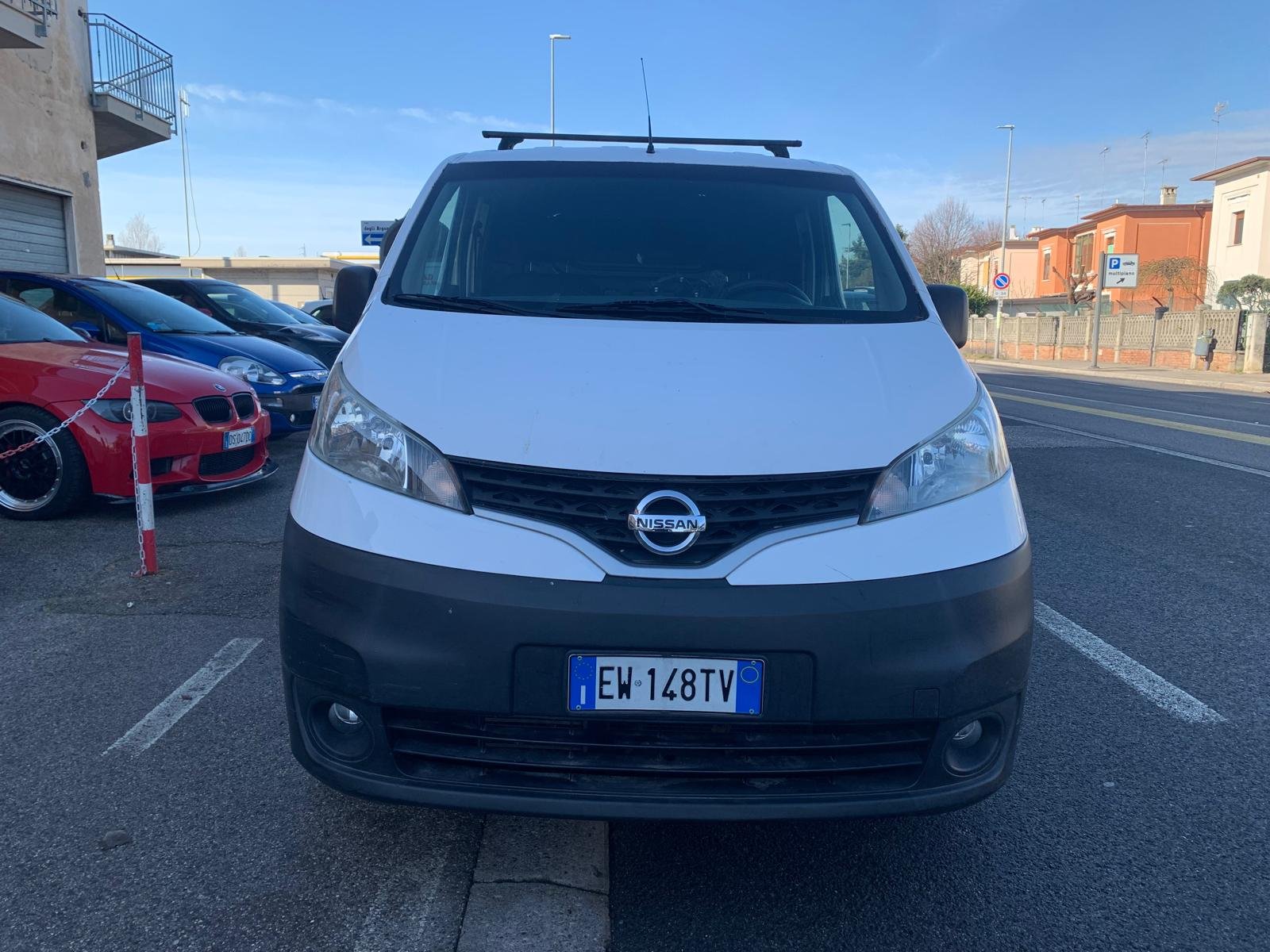 NISSAN NV200