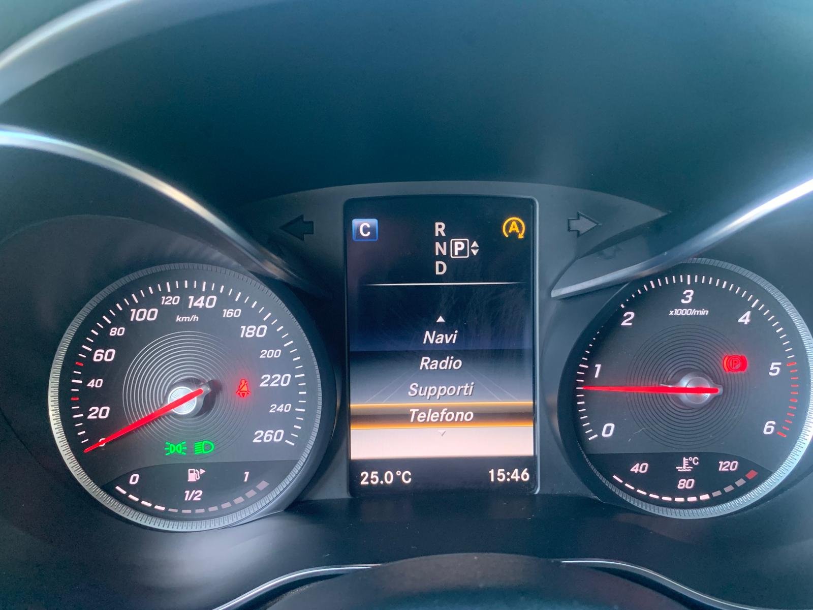 MERCEDES-BENZ C220