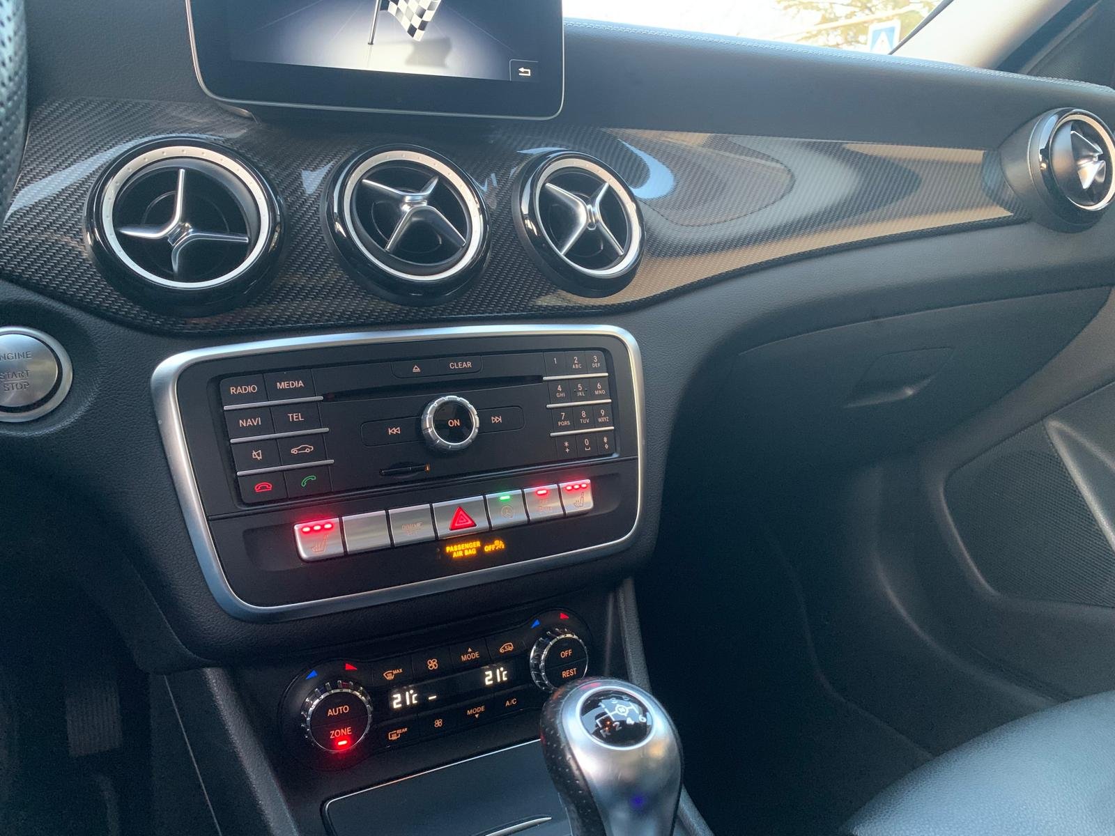 MERCEDES-BENZ GLA 180 EDITION