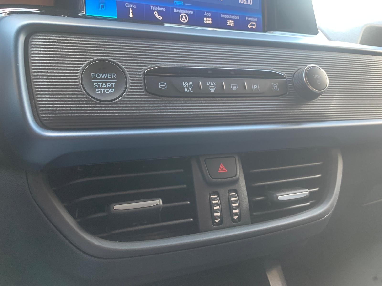 FORD TOURNEO COURIER