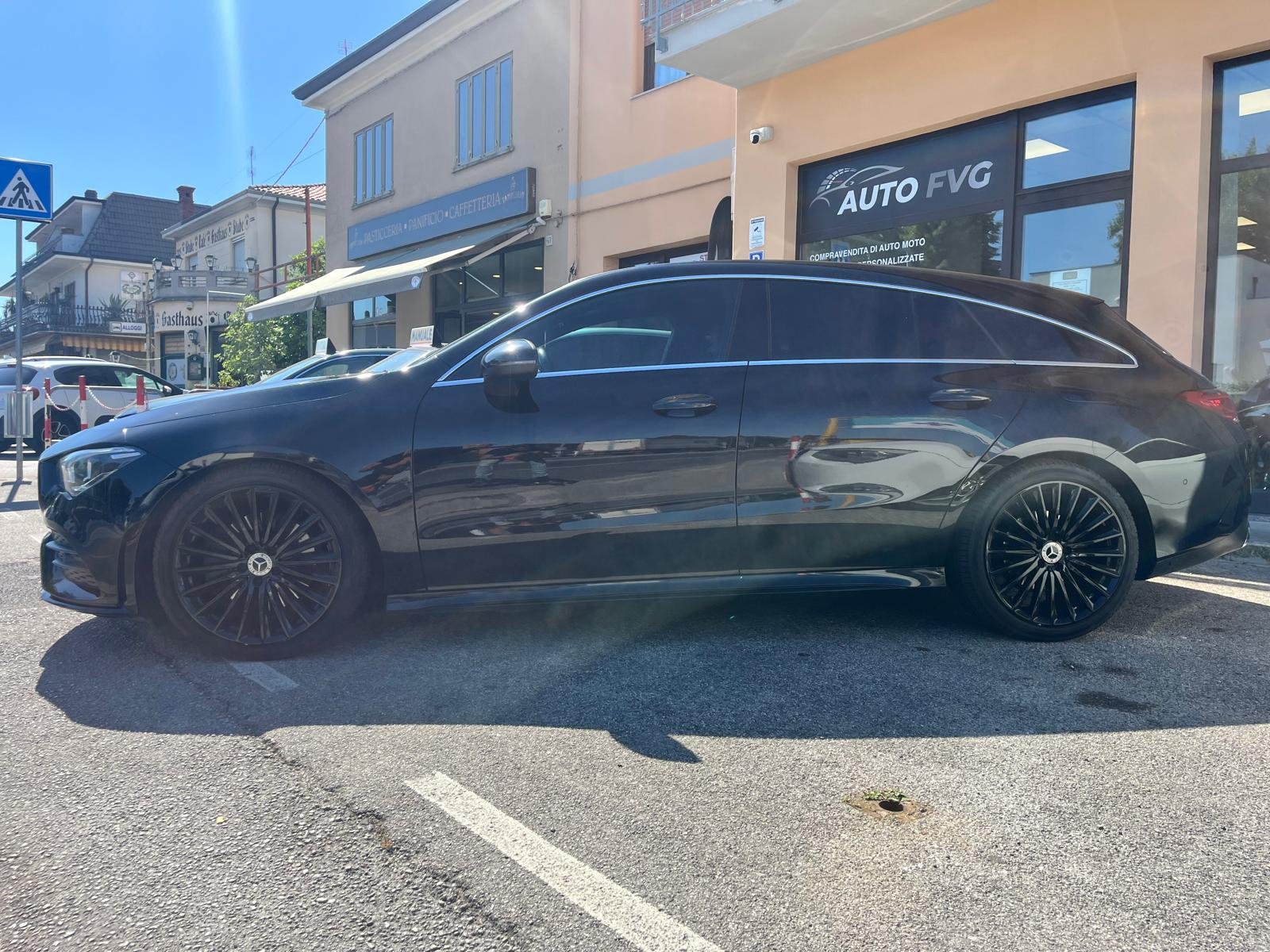 MERCEDES-BENZ CLA 200
