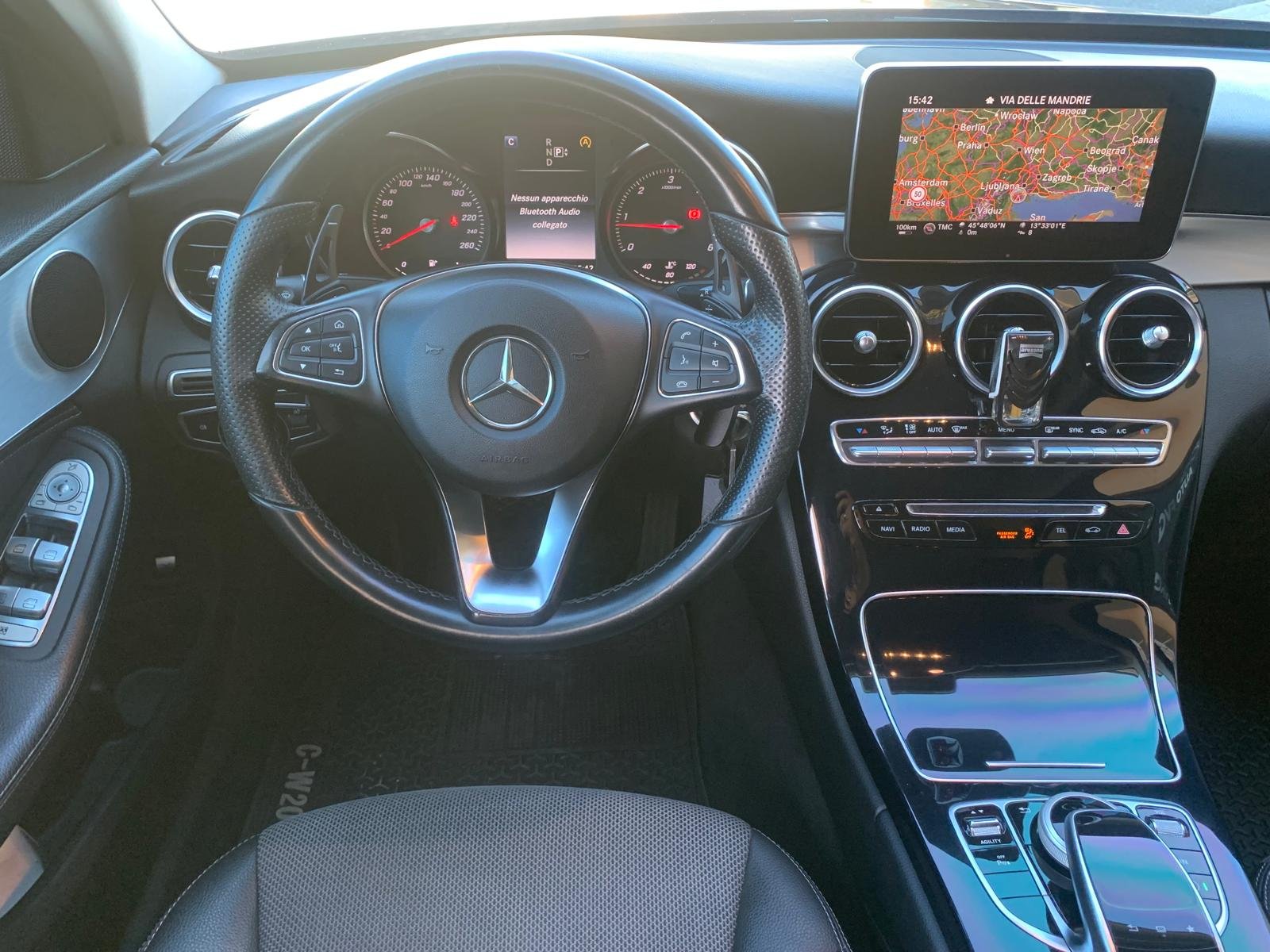MERCEDES-BENZ C220