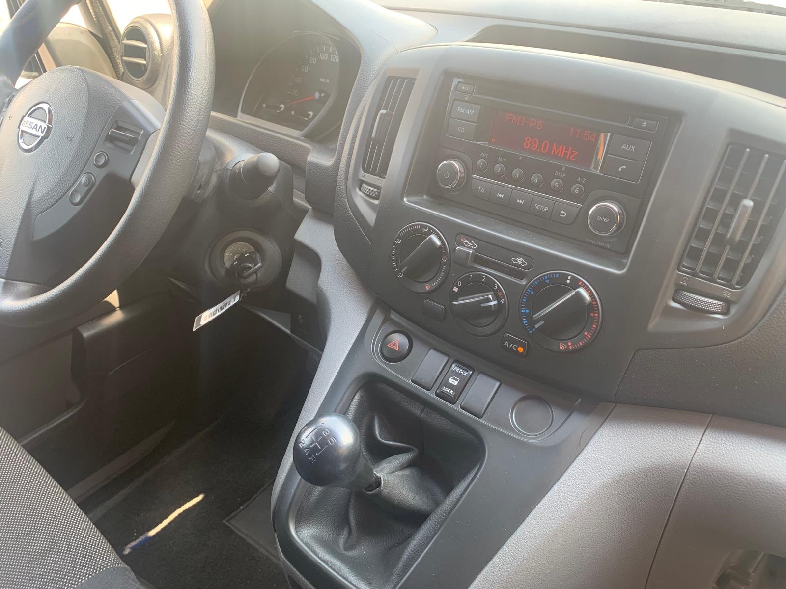 NISSAN NV200