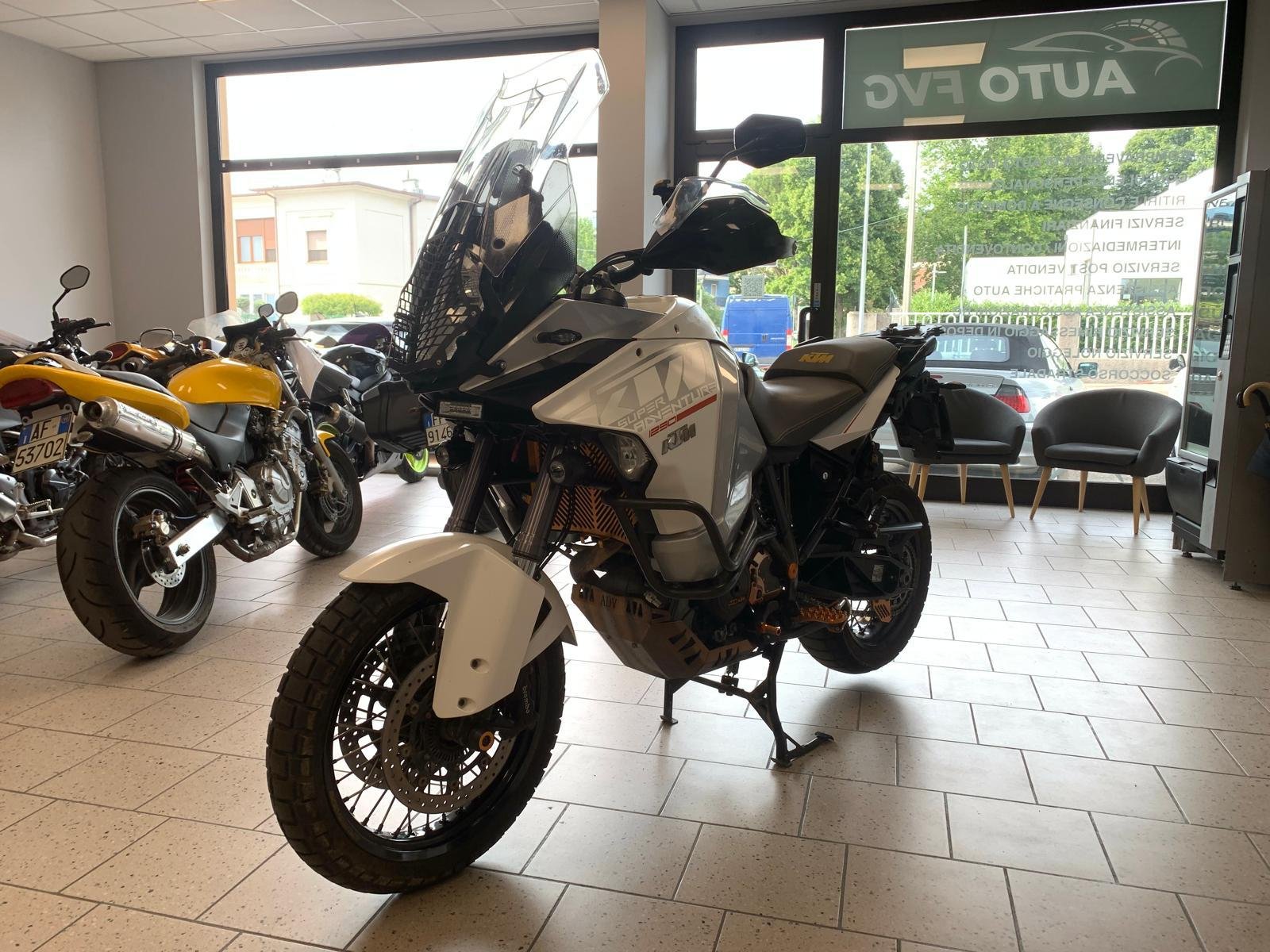 KTM 1290 SUPER ADVENTURE T