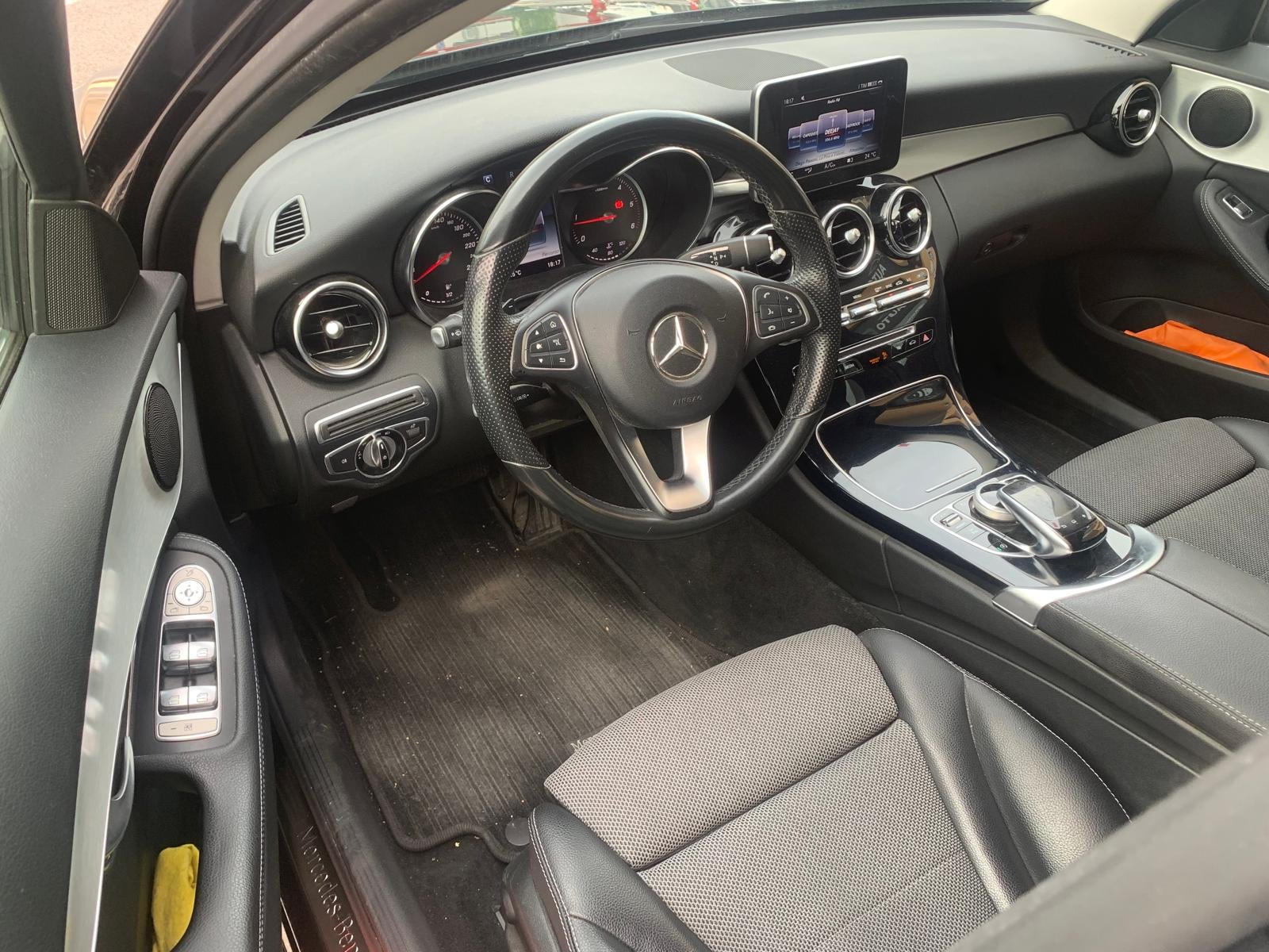 MERCEDES BENZ 220D