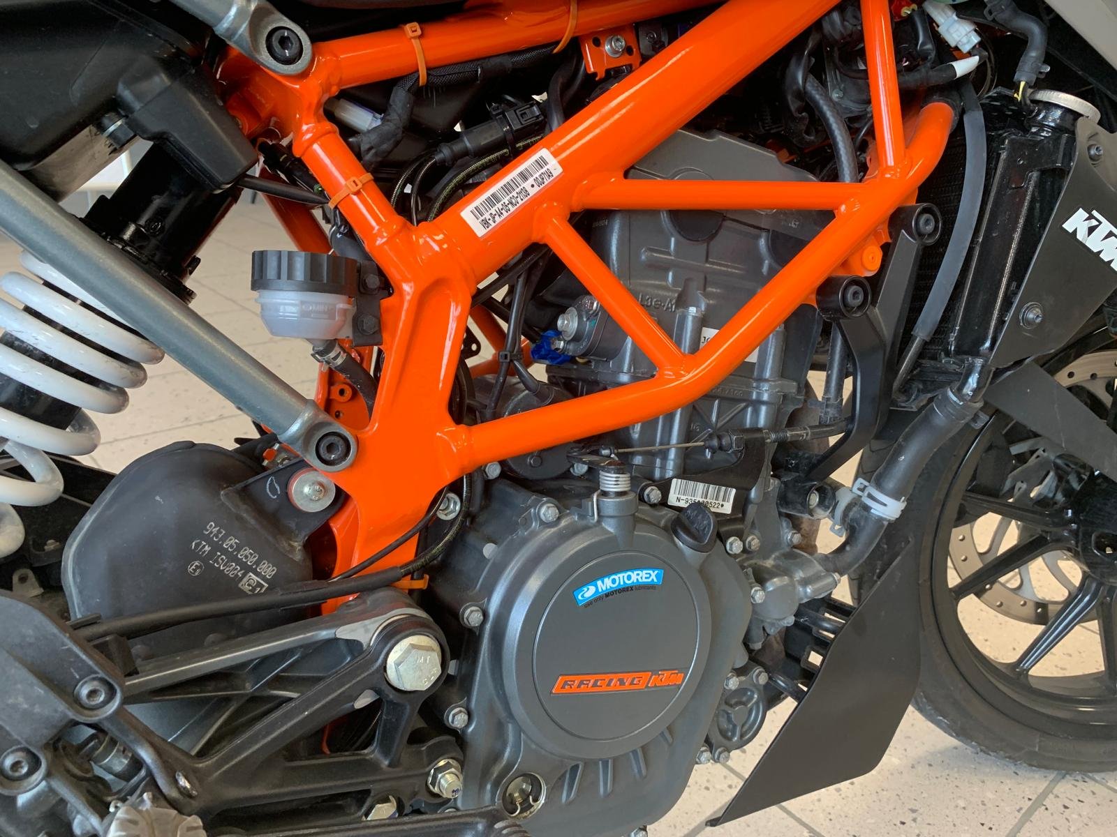 KTM DUKE 125