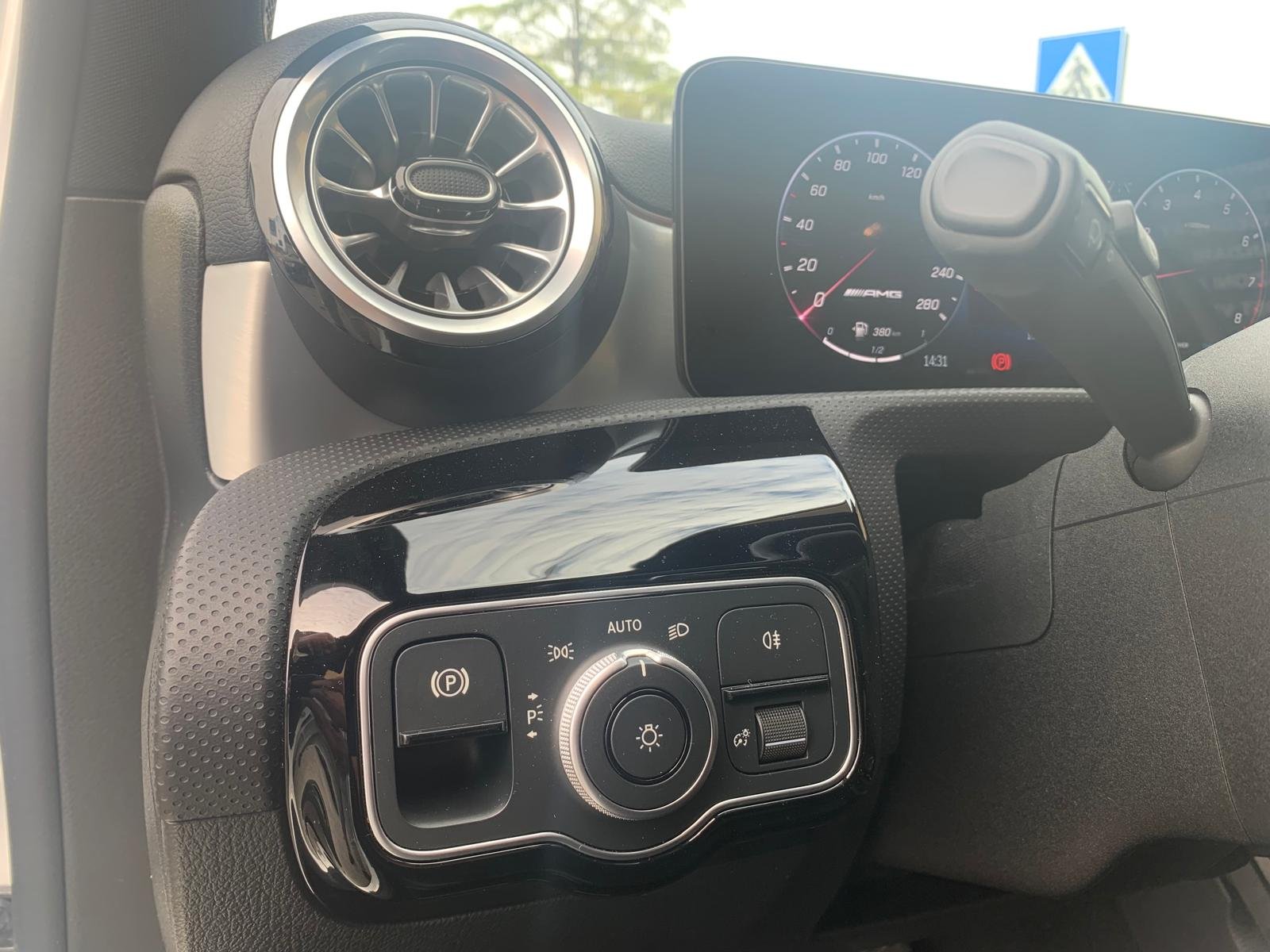 MERCEDES-BENZ A35 AMG 4MATIC