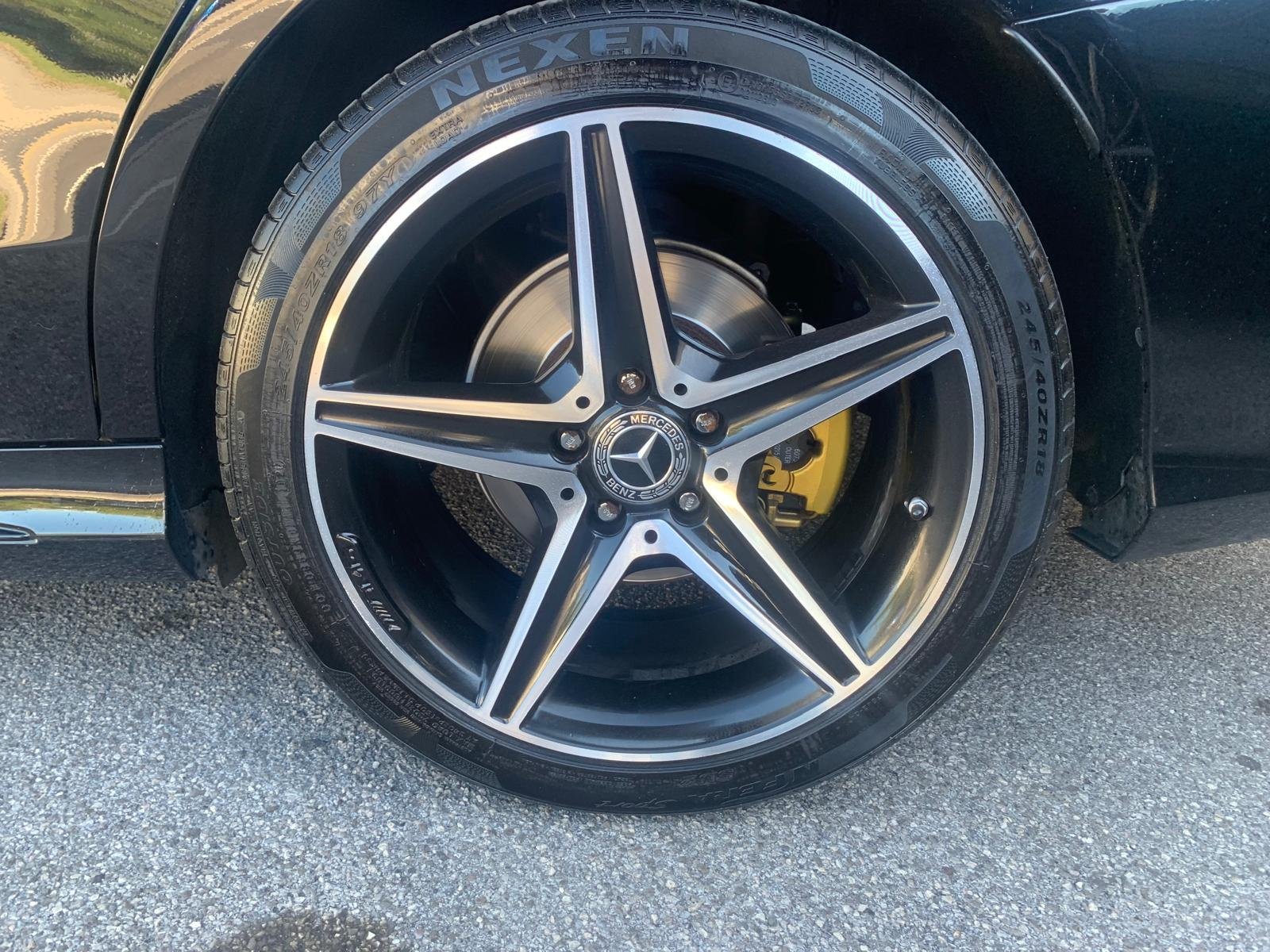 MERCEDES-BENZ C220
