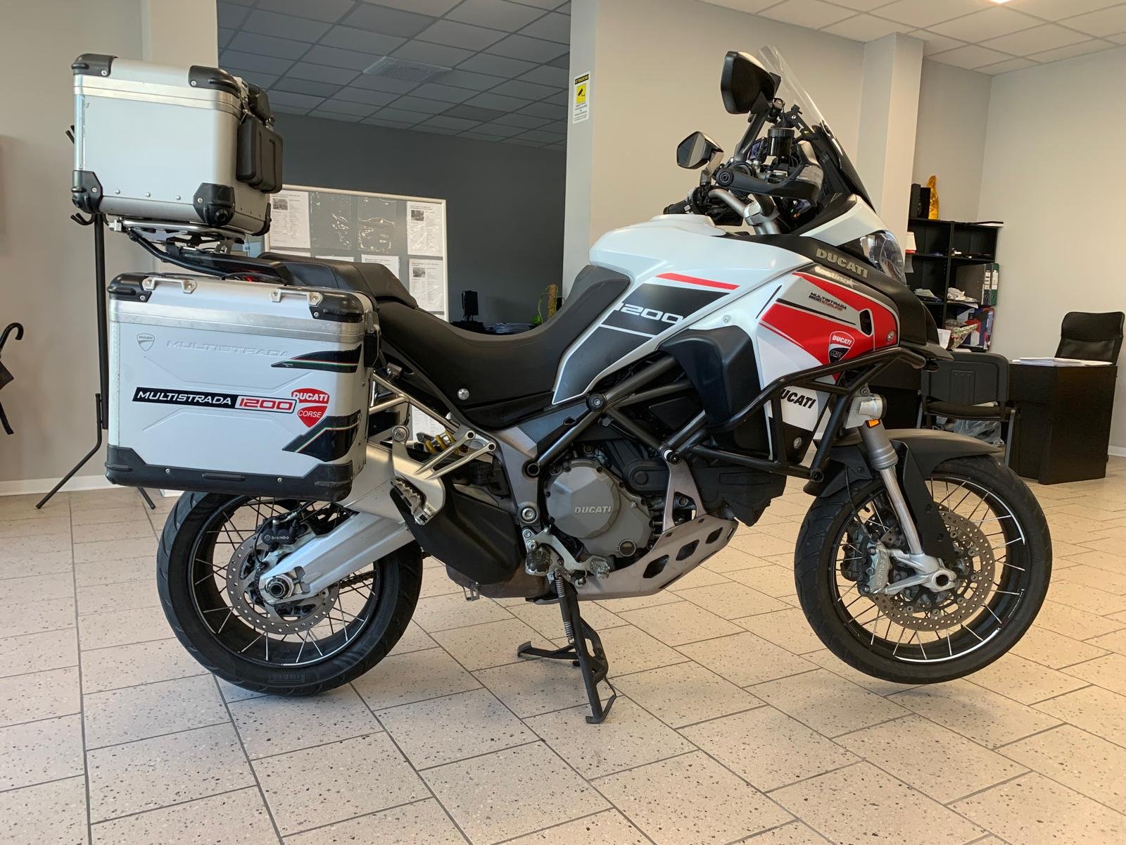 DUCATI MULTISTRADA 1200 ENDURO