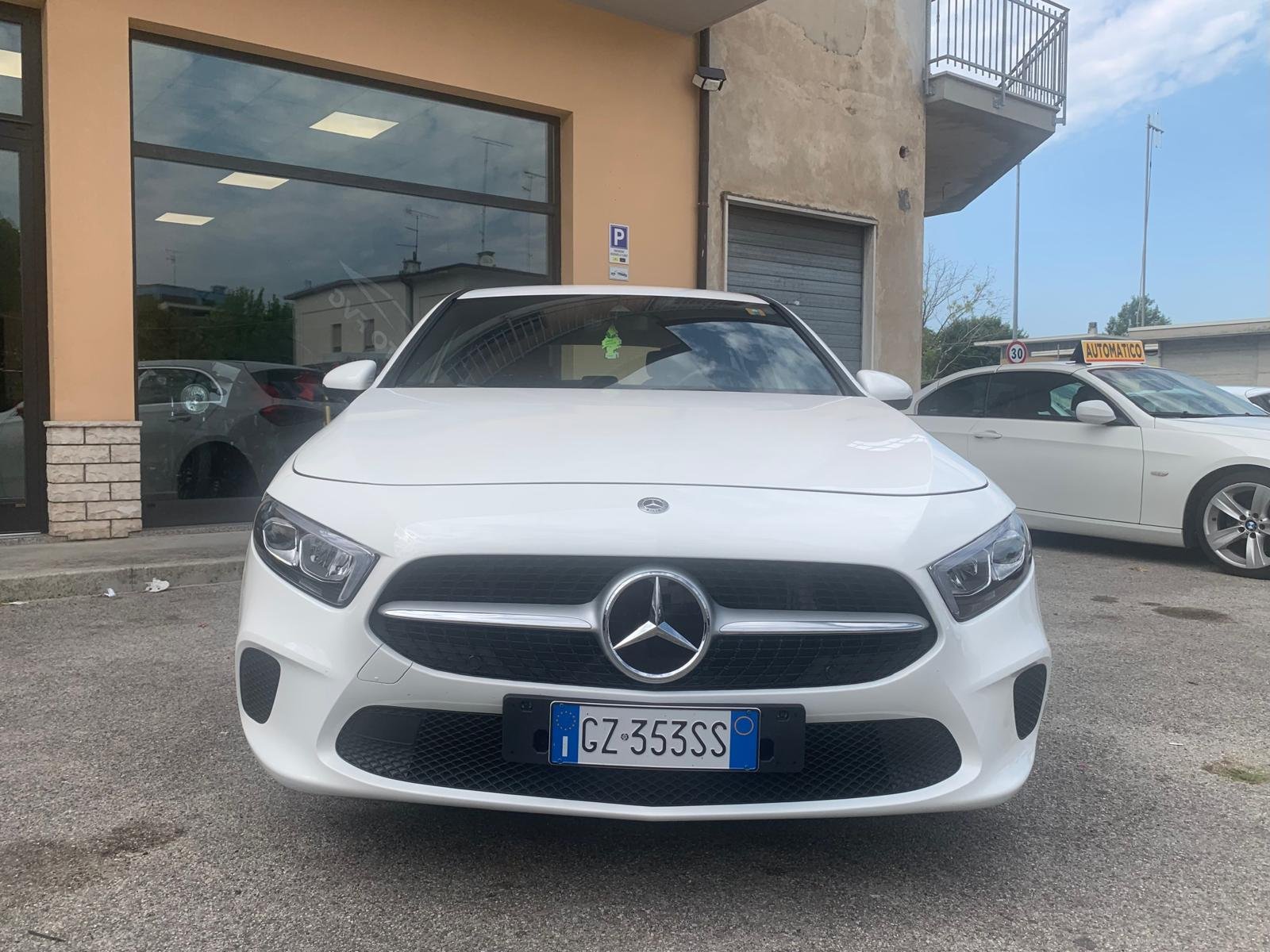 MERCEDES-BENZ A180d