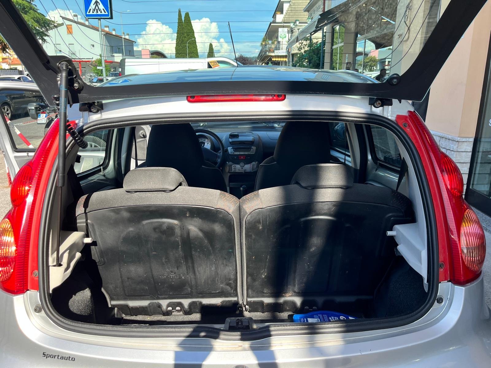 PEUGEOT 107