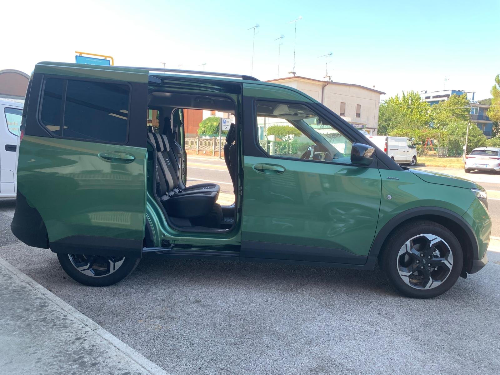 FORD TOURNEO COURIER