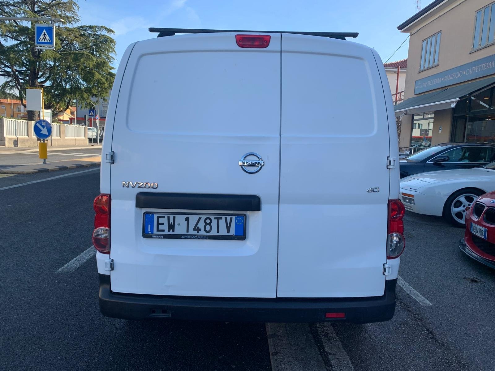 NISSAN NV200