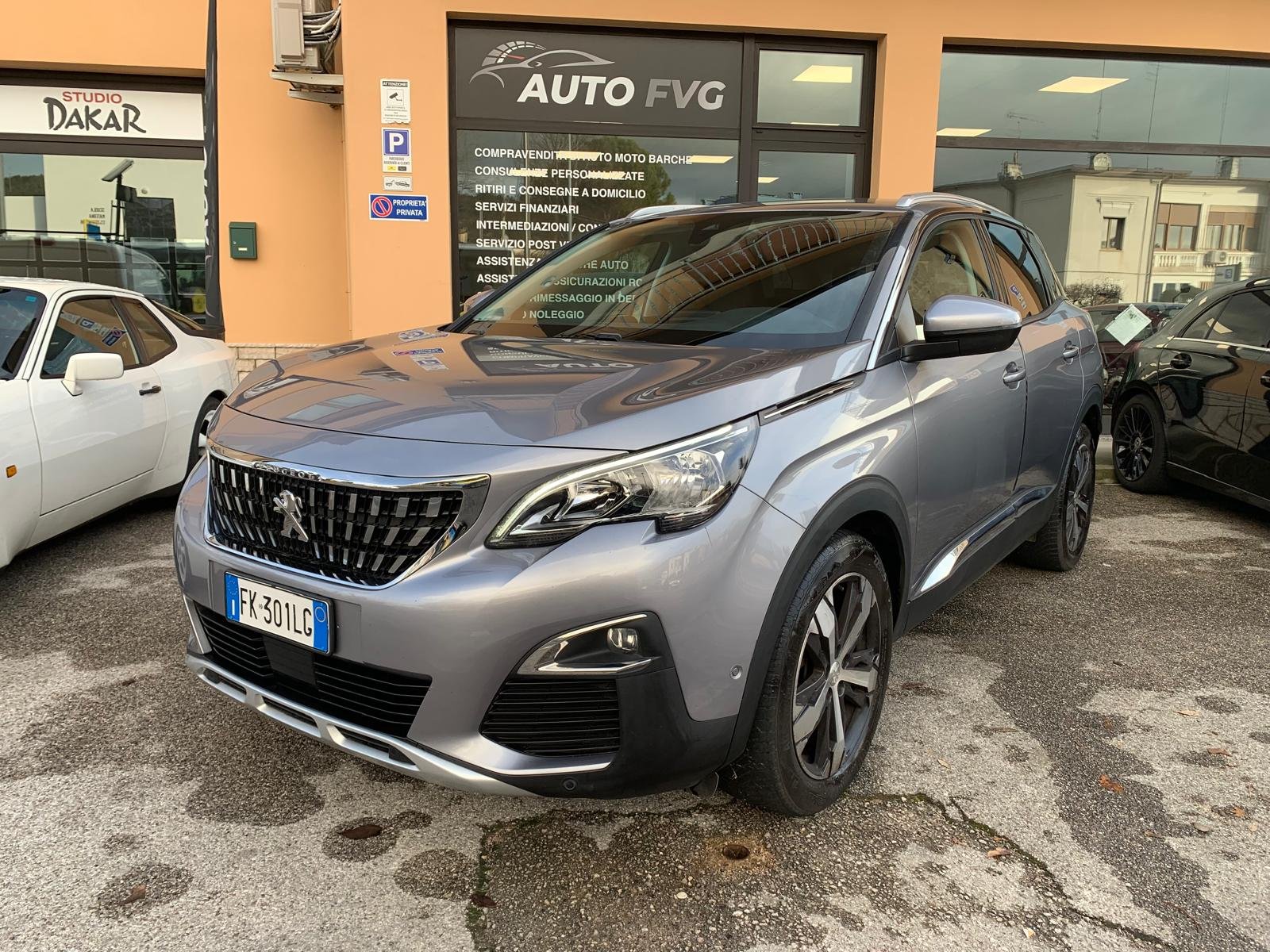 PEUGEOT 3008