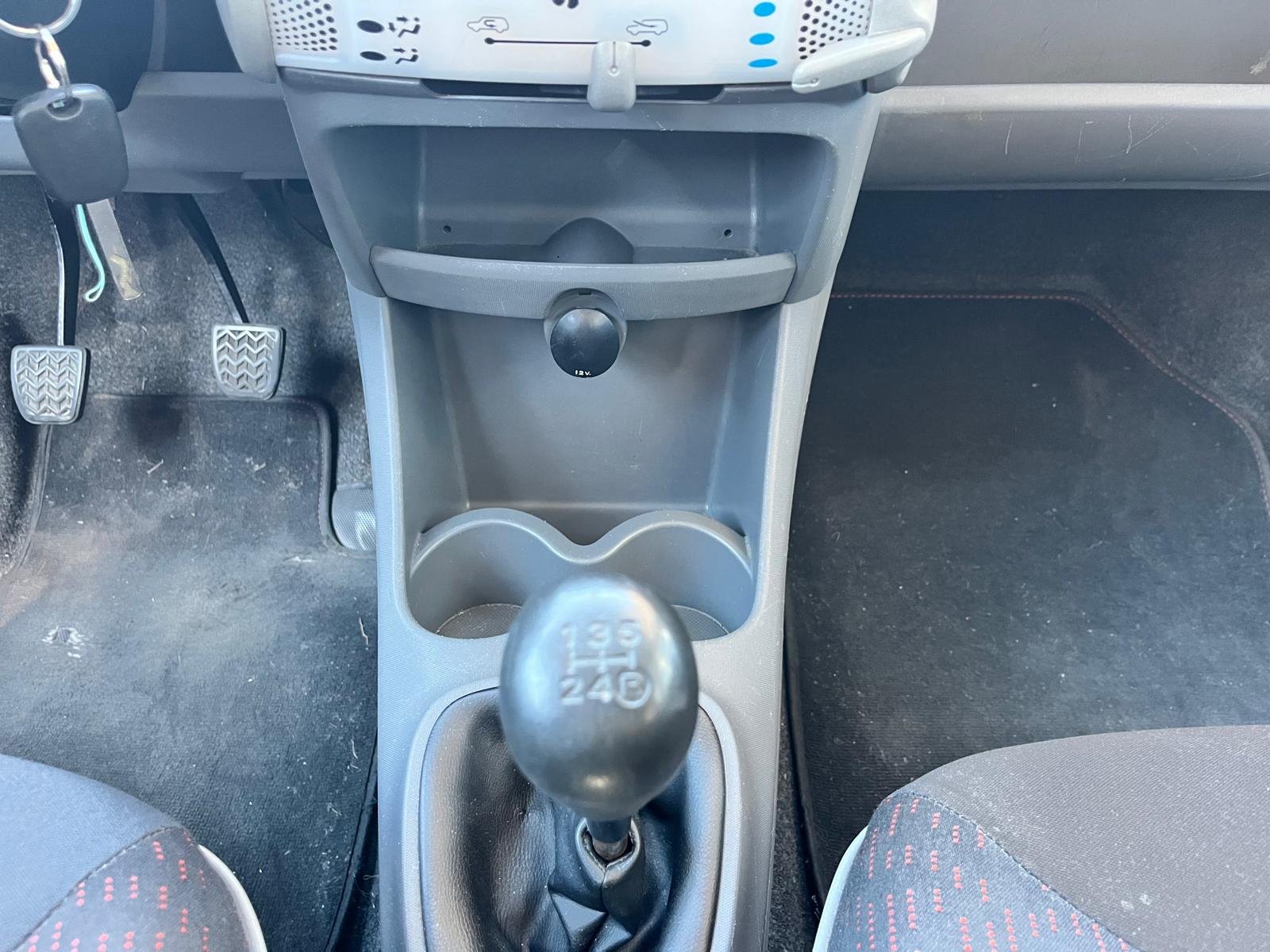 PEUGEOT 107