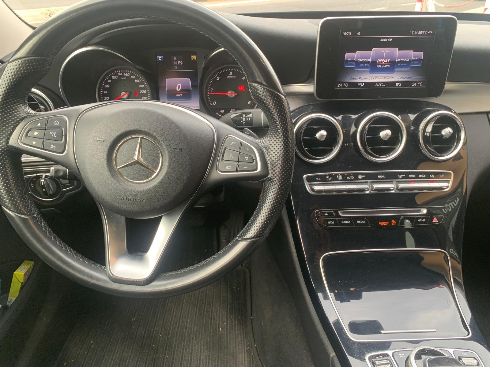 MERCEDES BENZ 220D