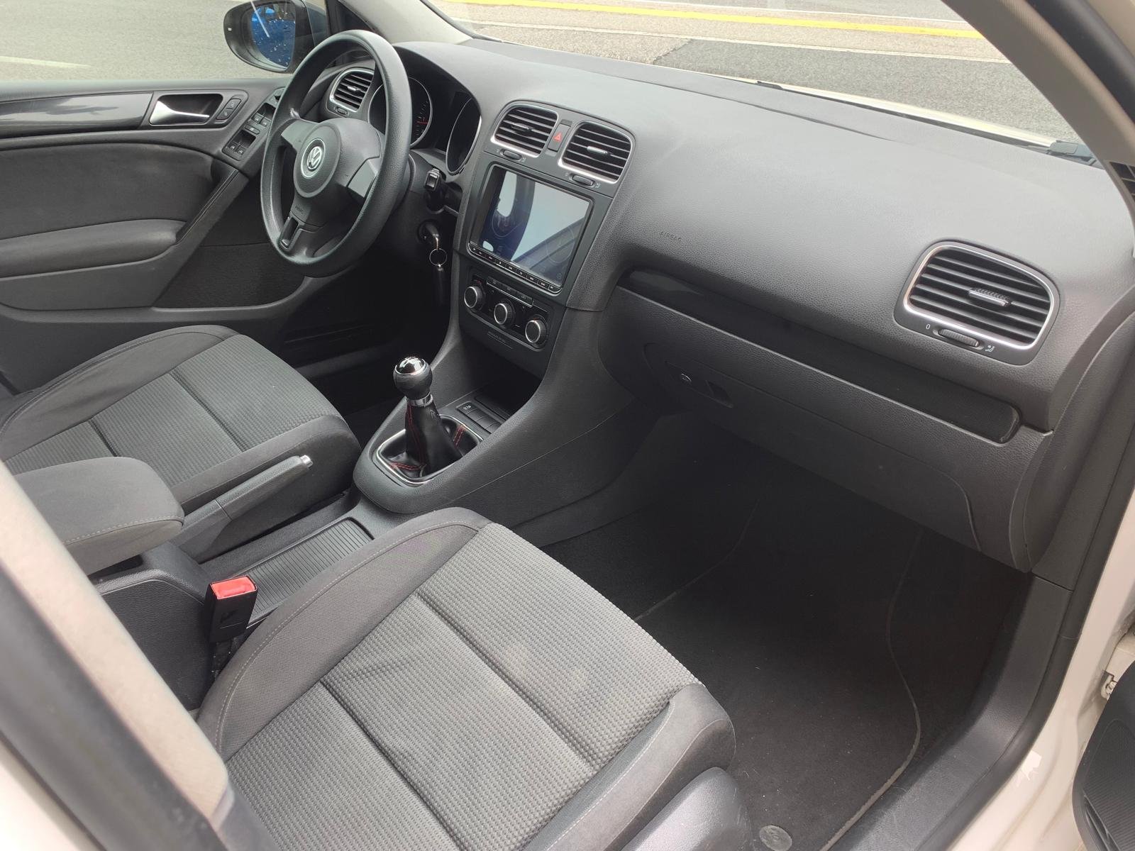VOLKSWAGEN GOLF VI