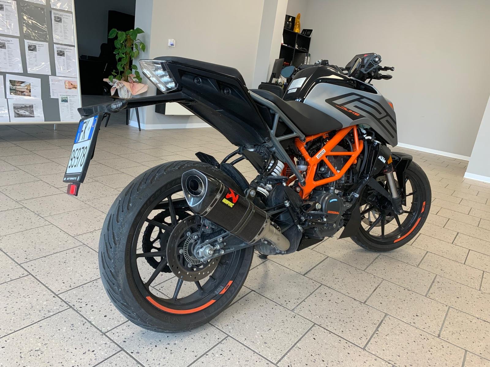 KTM DUKE 125