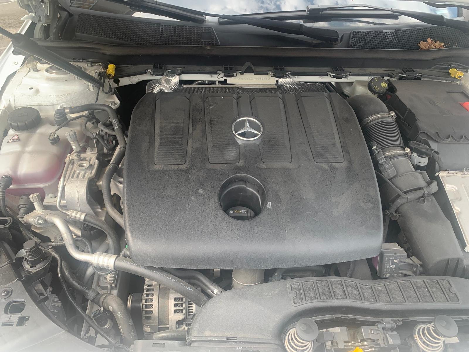 MERCEDES-BENZ A180d