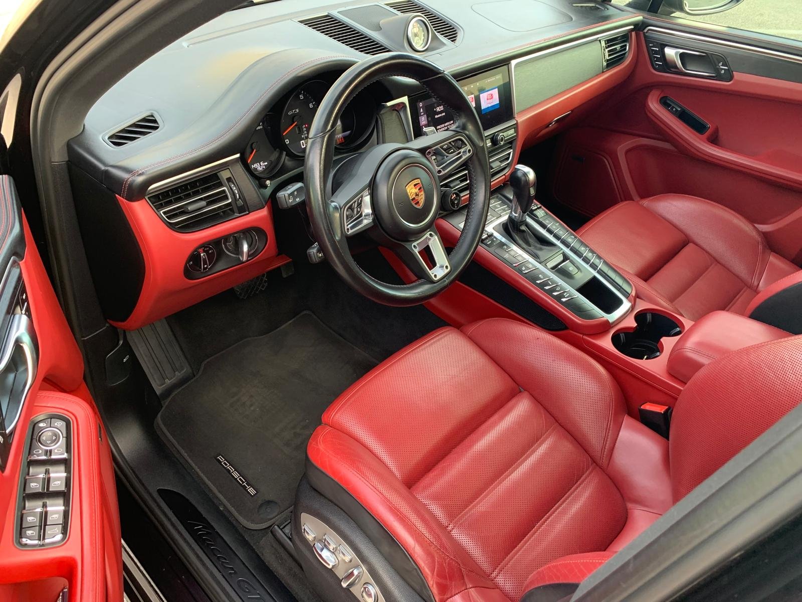 PORSCHE MACAN GTS