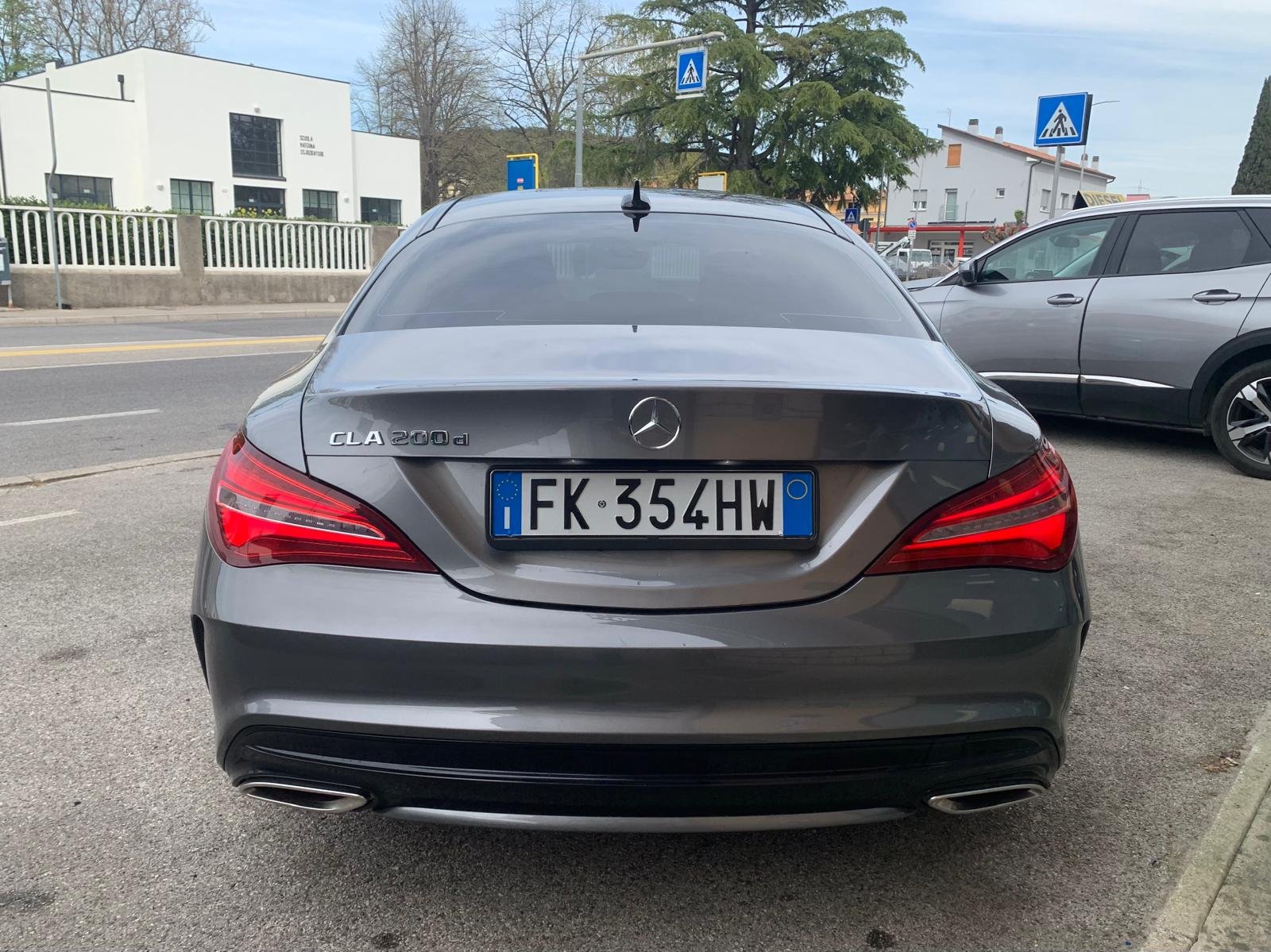 MERCEDES-BENZ CLA 200d PREMIUM AMG PACK