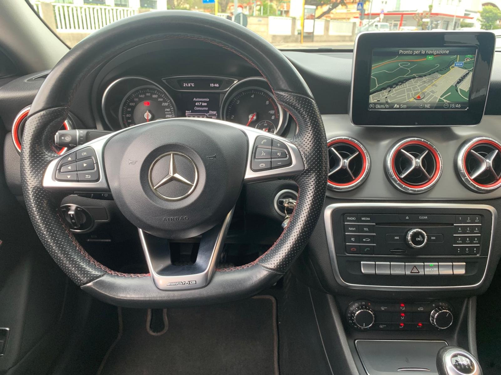 MERCEDES-BENZ CLA 200d PREMIUM AMG PACK