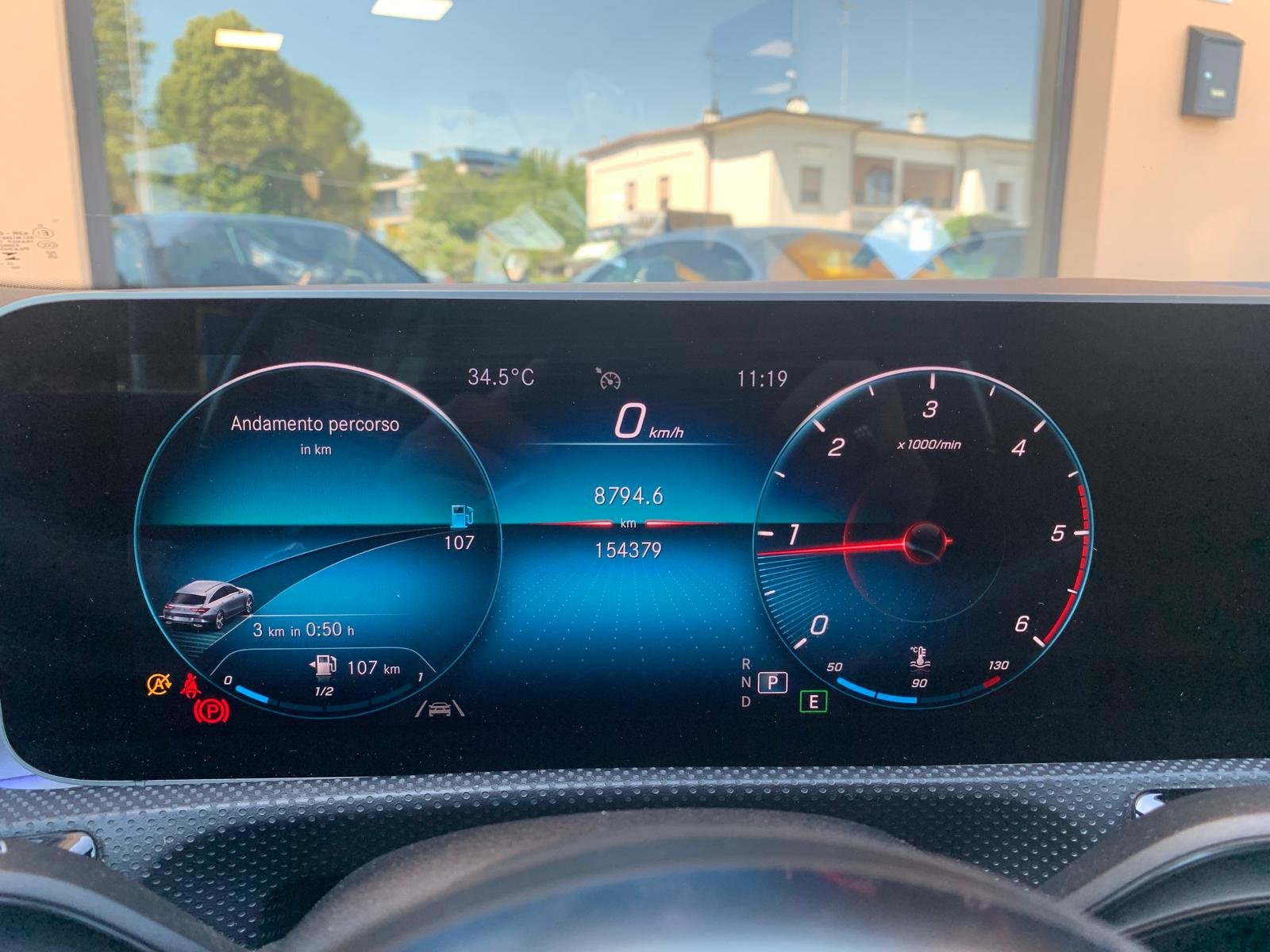 MERCEDES-BENZ CLA 200