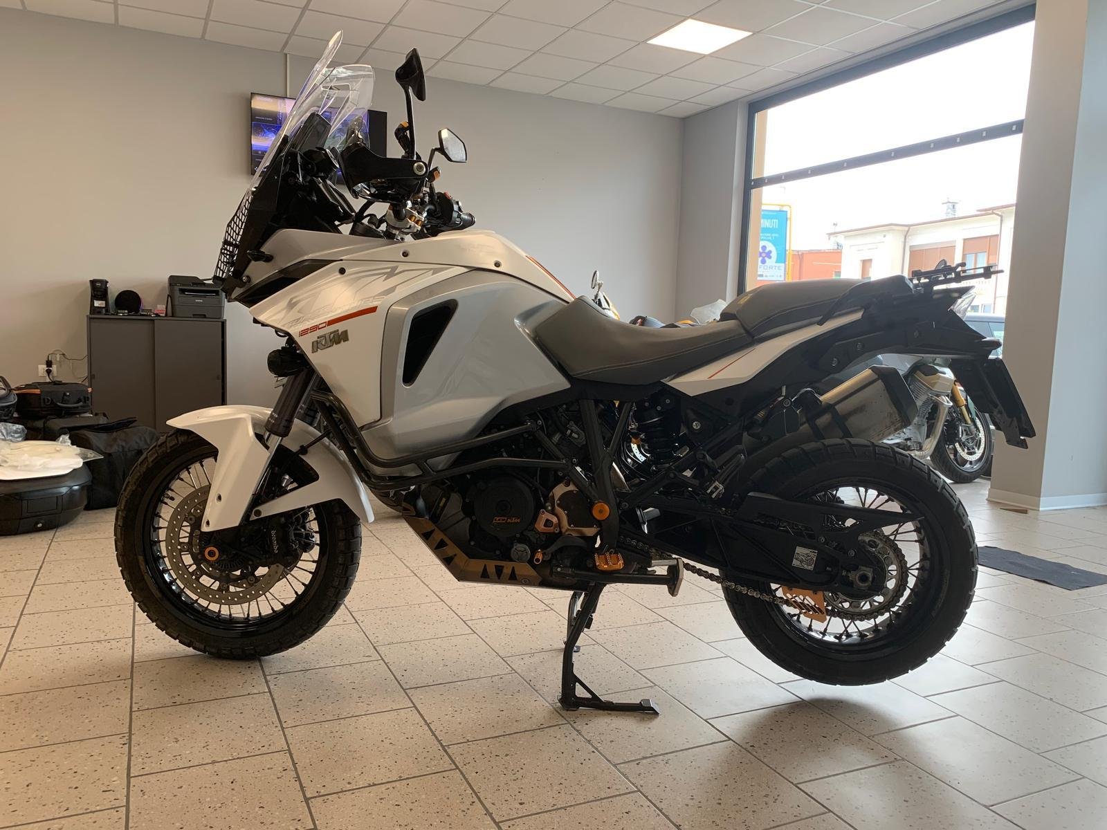 KTM 1290 SUPER ADVENTURE T
