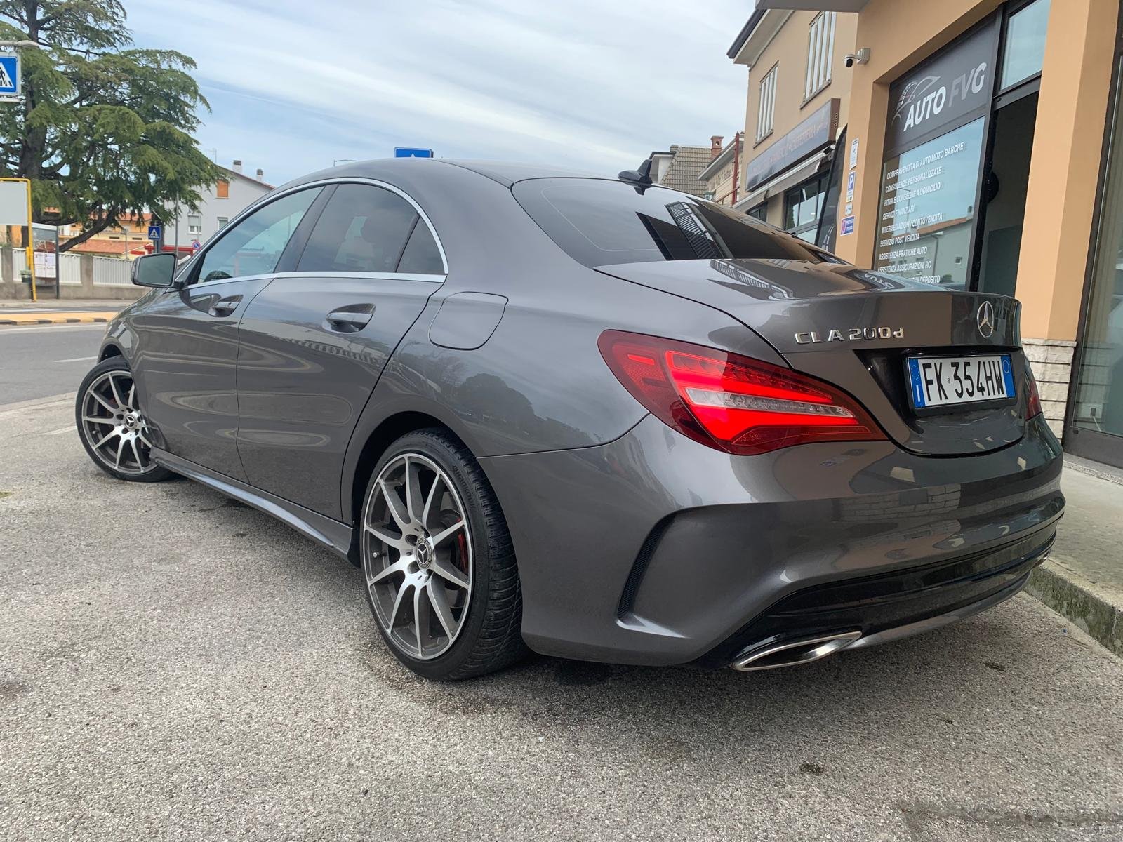 MERCEDES-BENZ CLA 200d PREMIUM AMG PACK