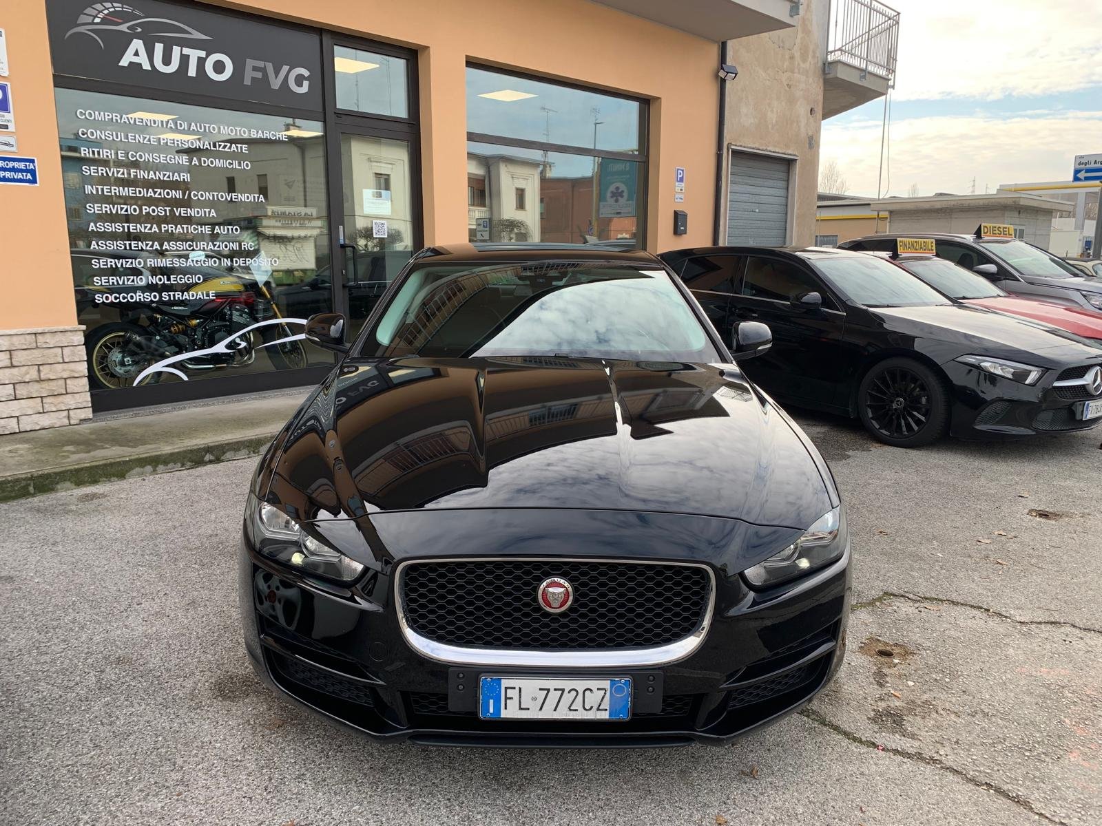 JAGUAR XE