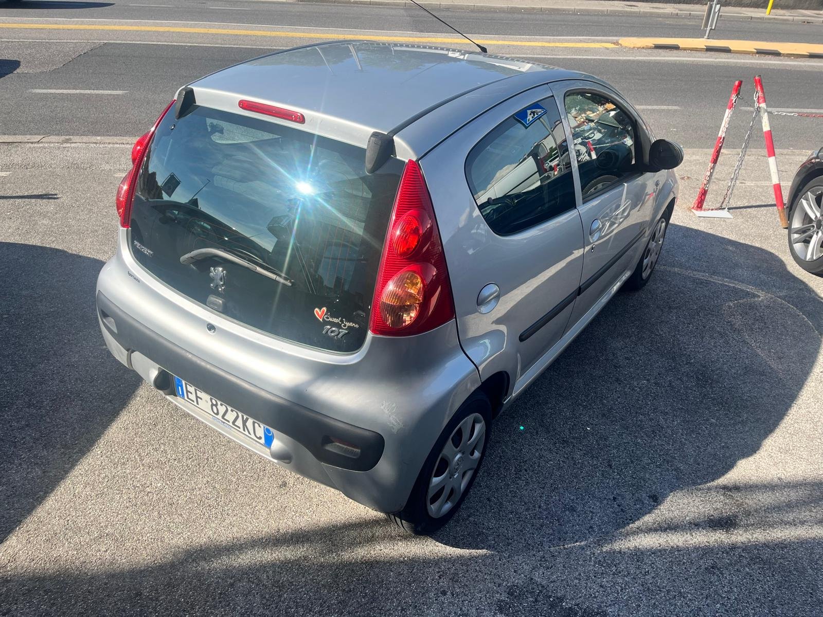 PEUGEOT 107