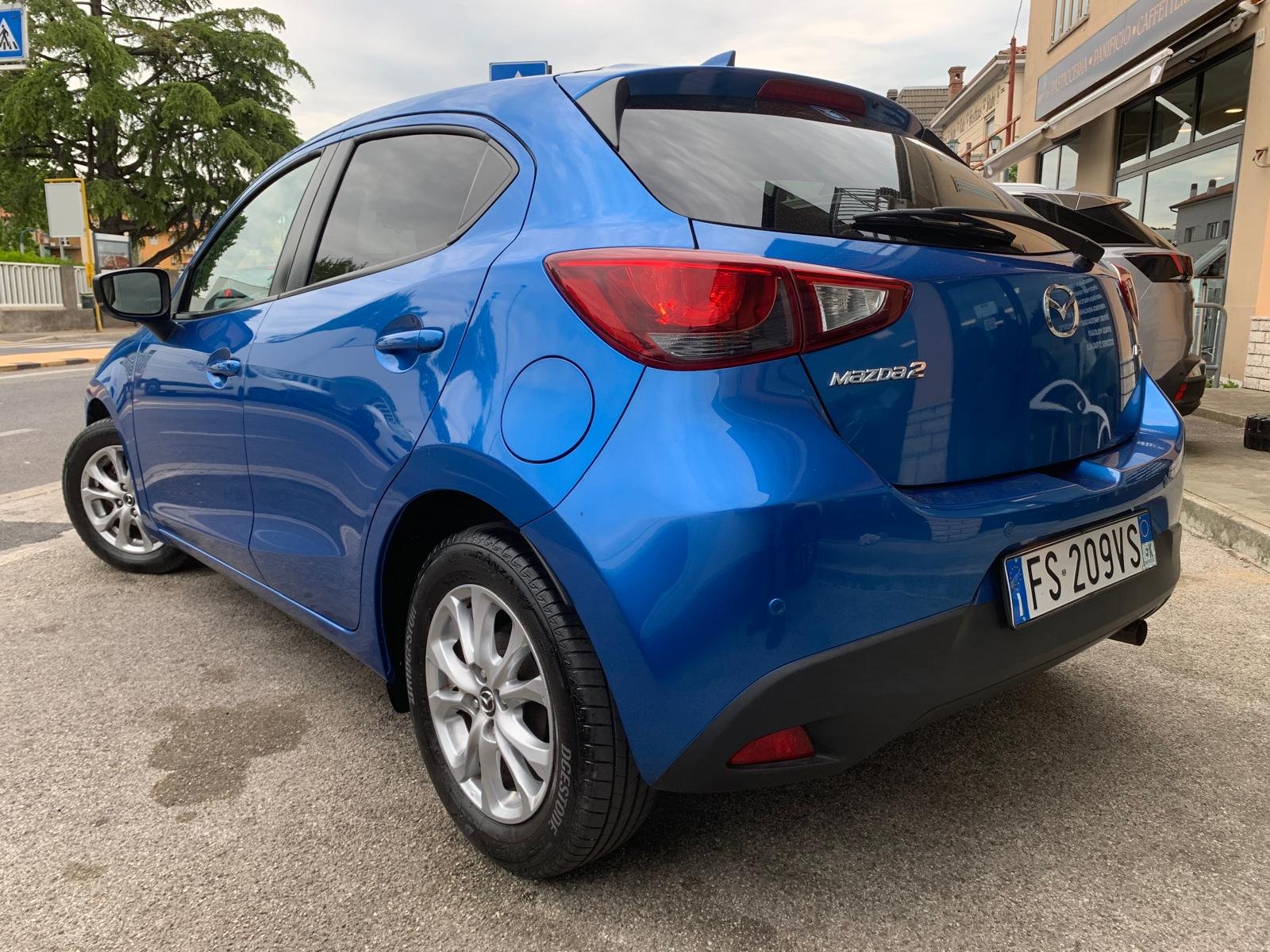 MAZDA 2