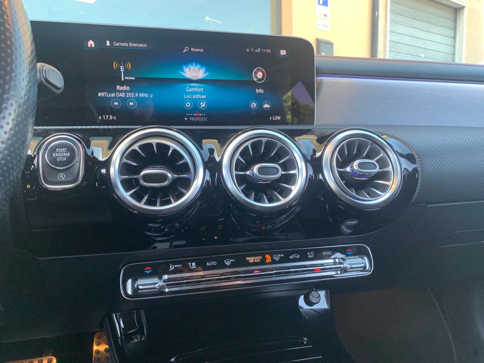 MERCEDES-BENZ CLA 200