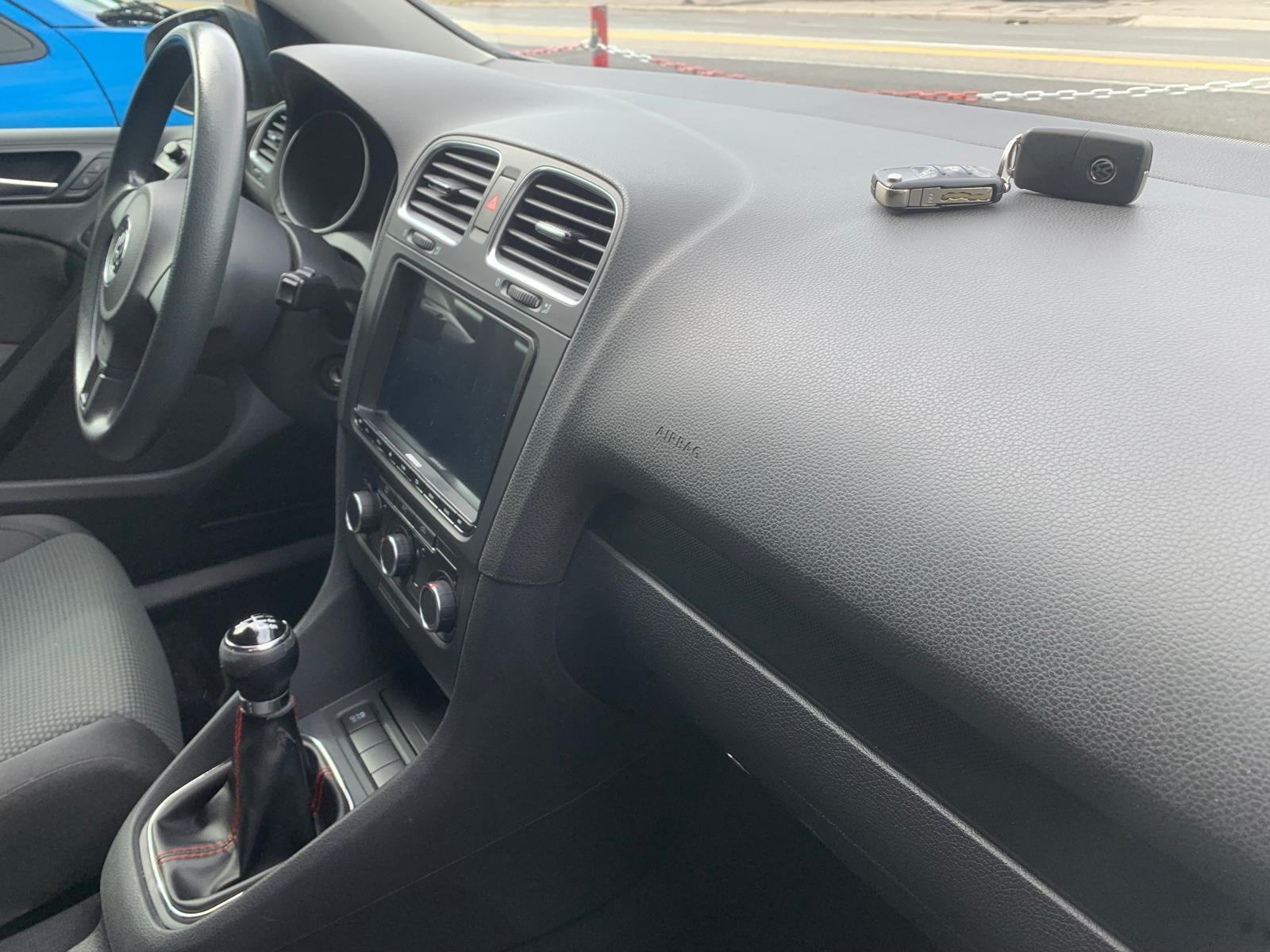 VOLKSWAGEN GOLF VI