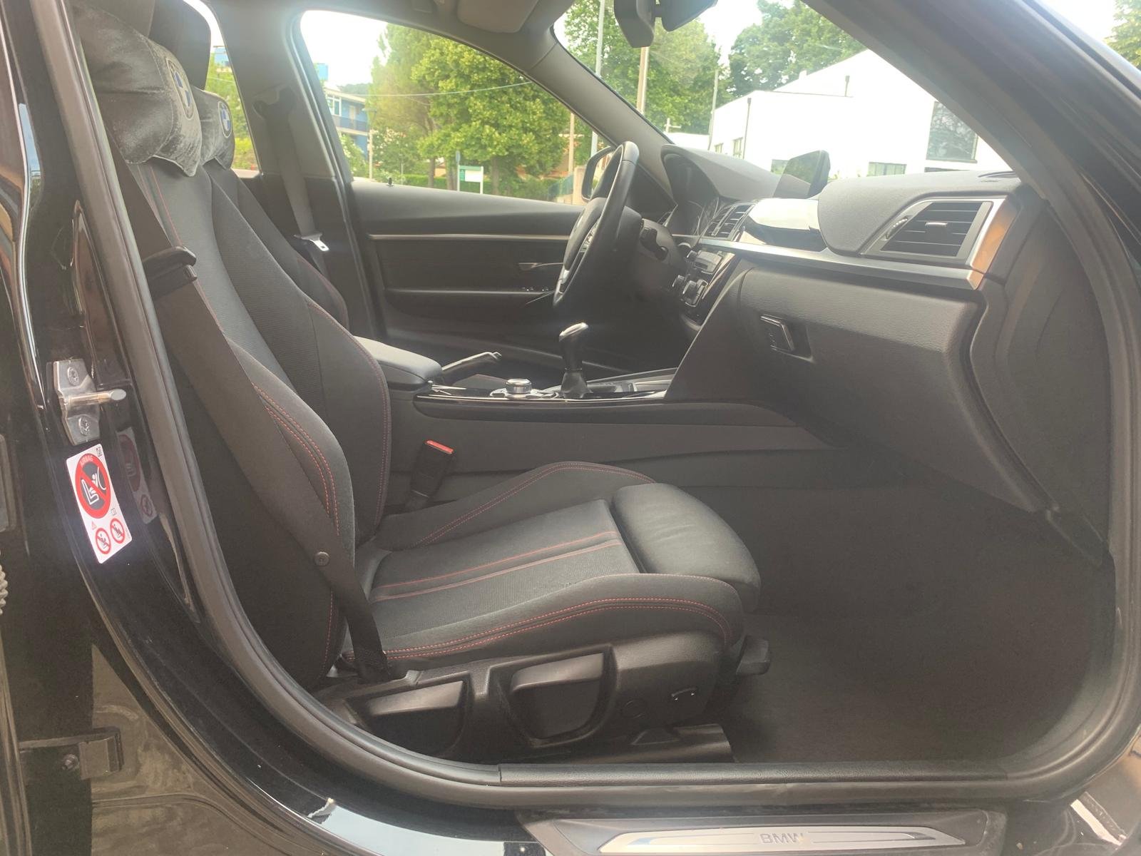 BMW 320 F30