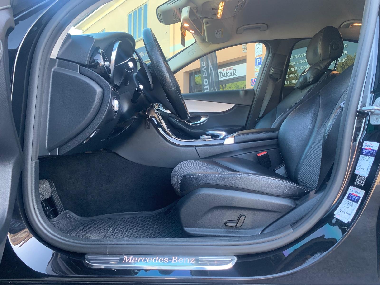 MERCEDES-BENZ C220
