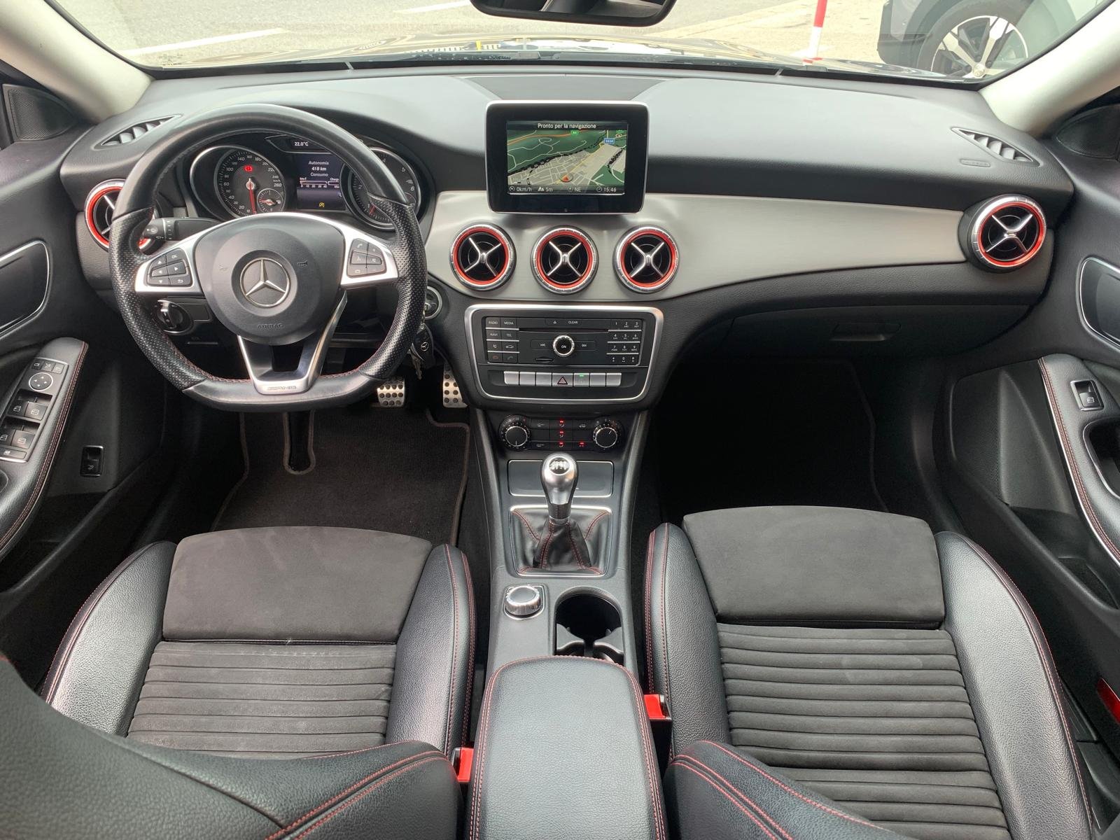 MERCEDES-BENZ CLA 200d PREMIUM AMG PACK