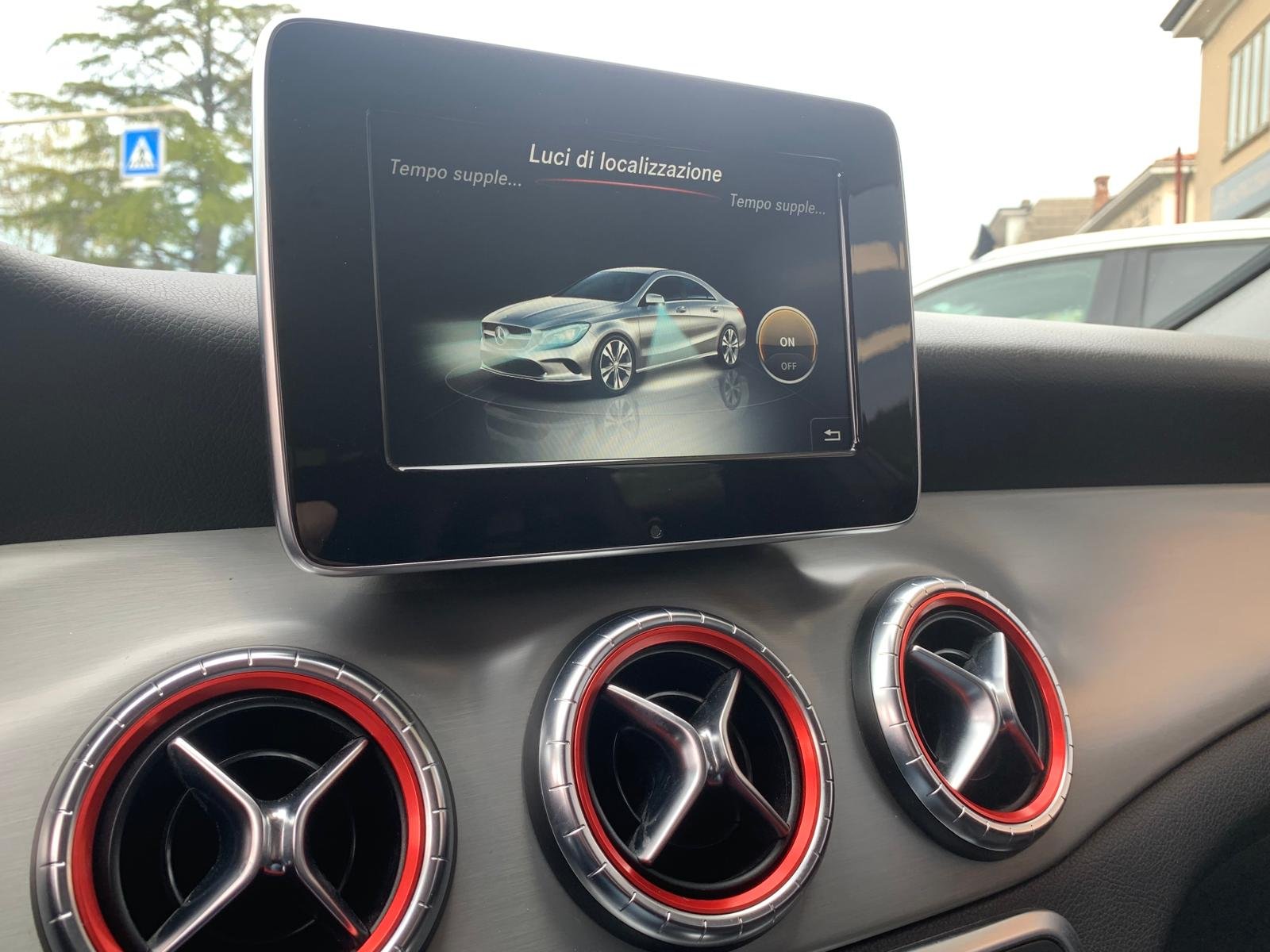 MERCEDES-BENZ CLA 200d PREMIUM AMG PACK