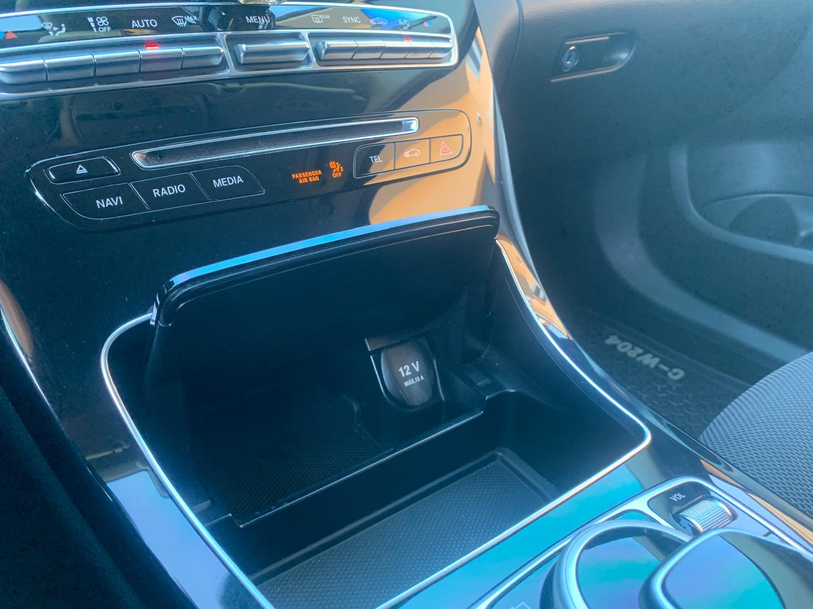 MERCEDES-BENZ C220