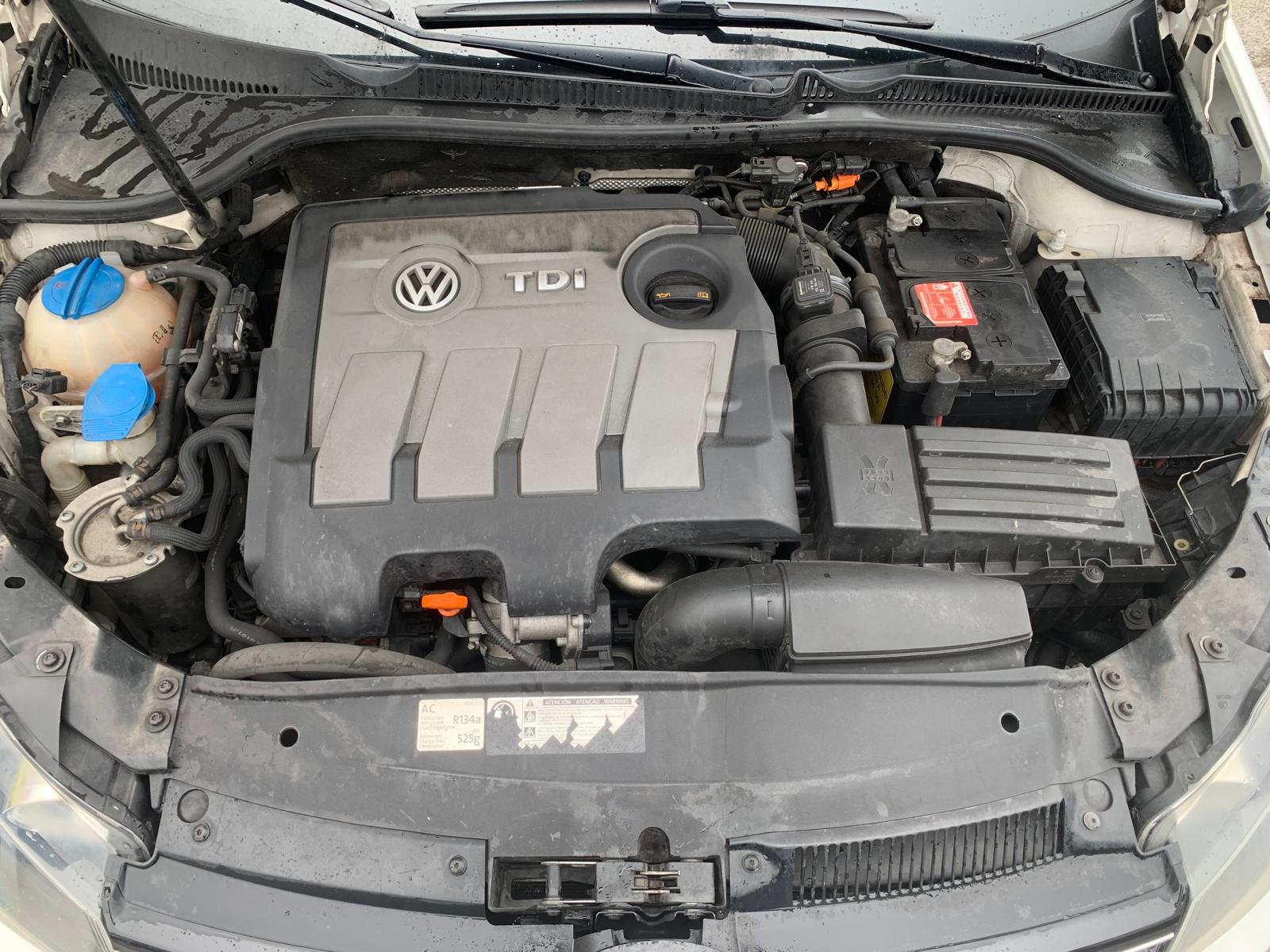 VOLKSWAGEN GOLF VI