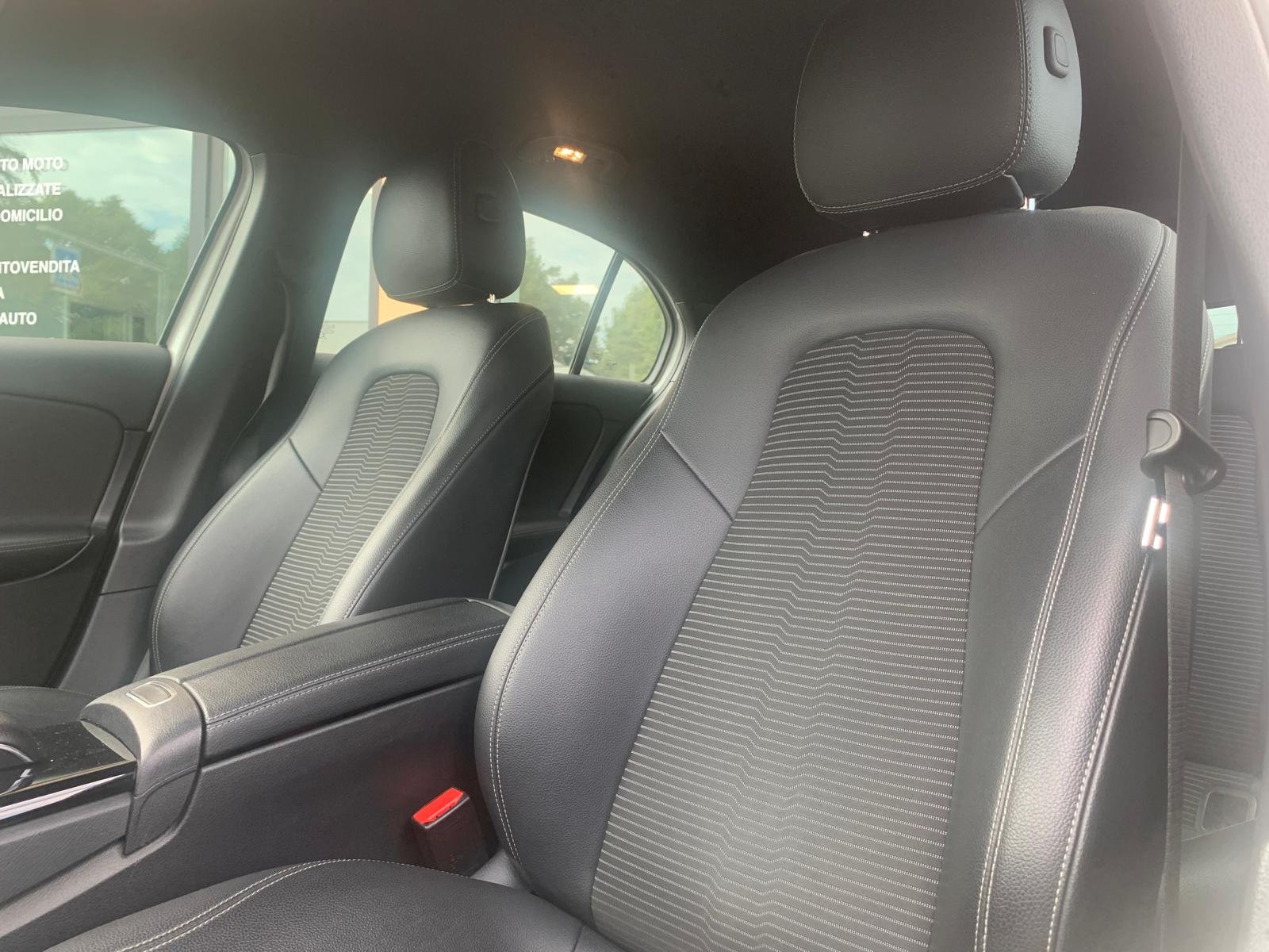 MERCEDES-BENZ A180d