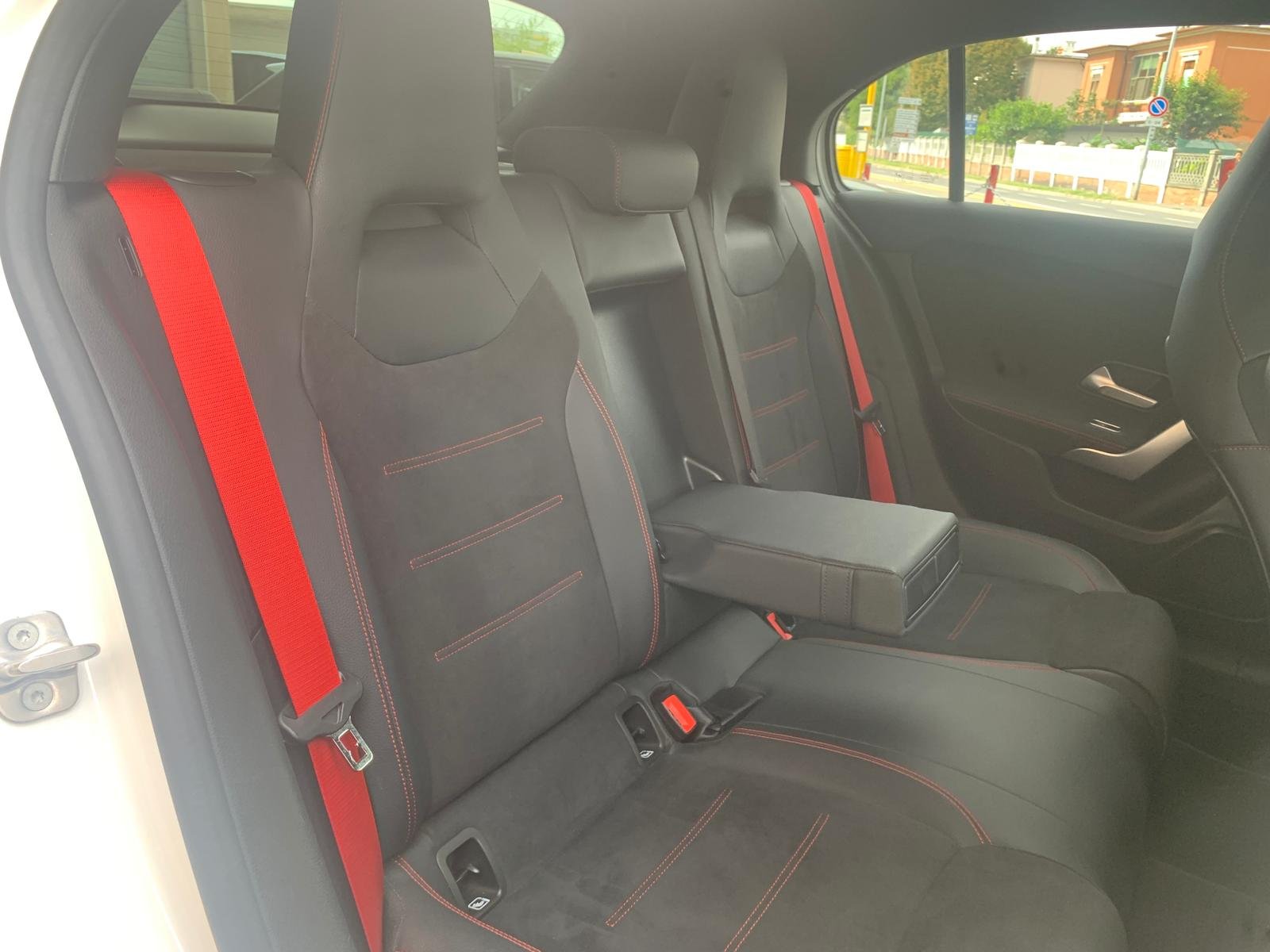 MERCEDES-BENZ A35 AMG 4MATIC