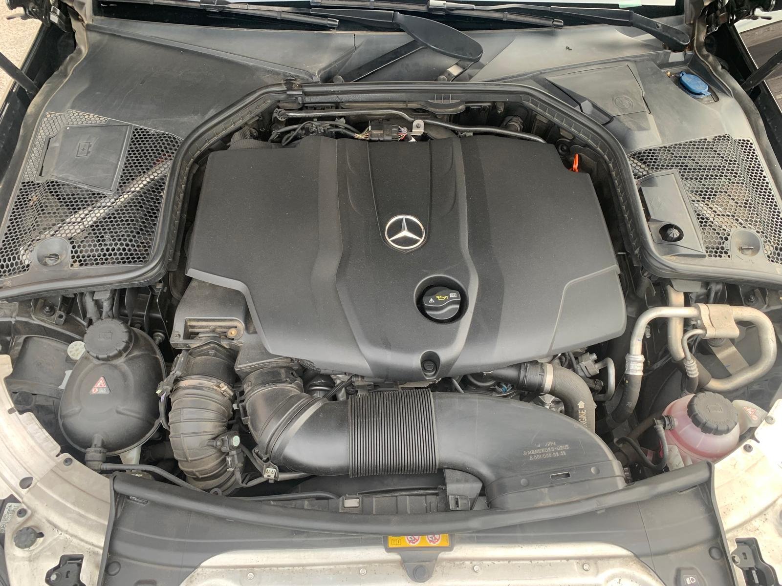 MERCEDES BENZ 220D