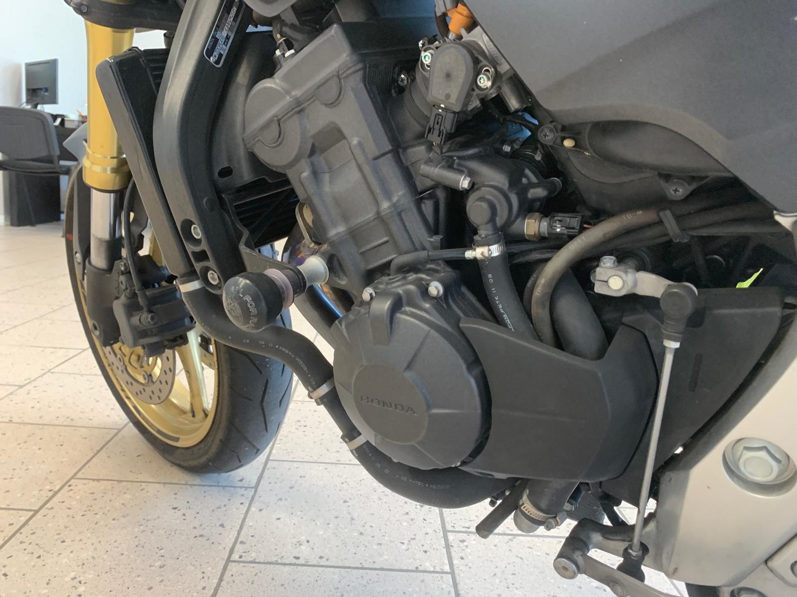 HONDA CB 600 F HORNET