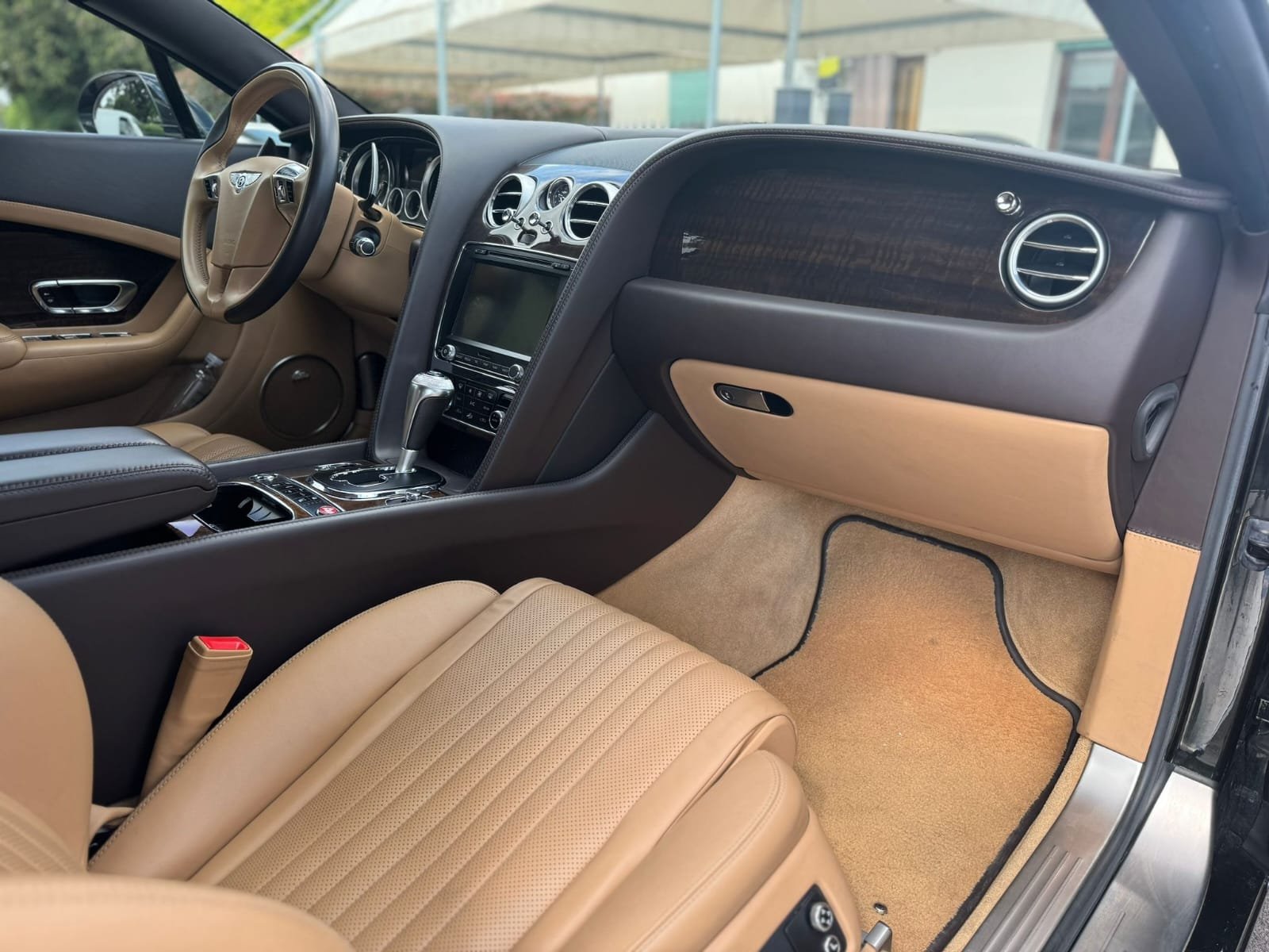 BENTLEY CONTINENTAL GT V8