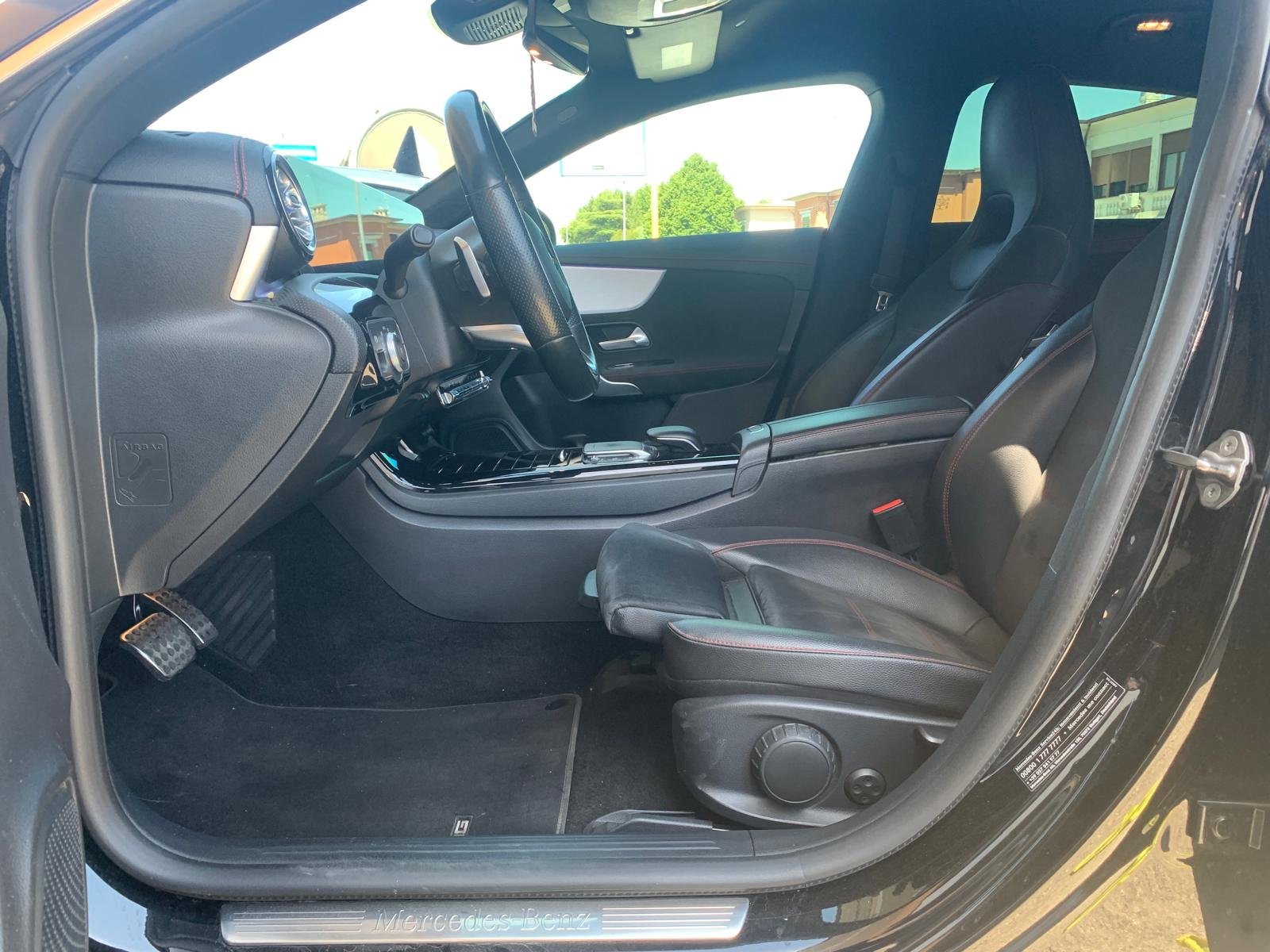 MERCEDES-BENZ CLA 200