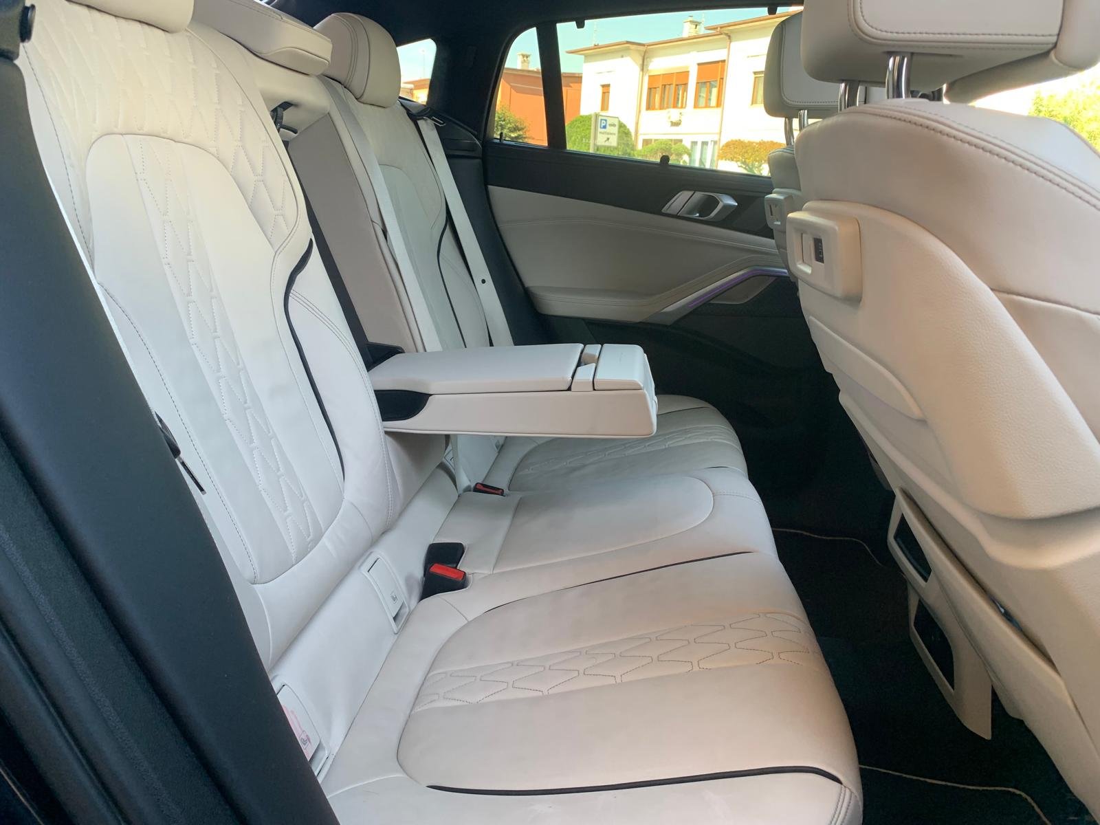 BMW X6 M50D