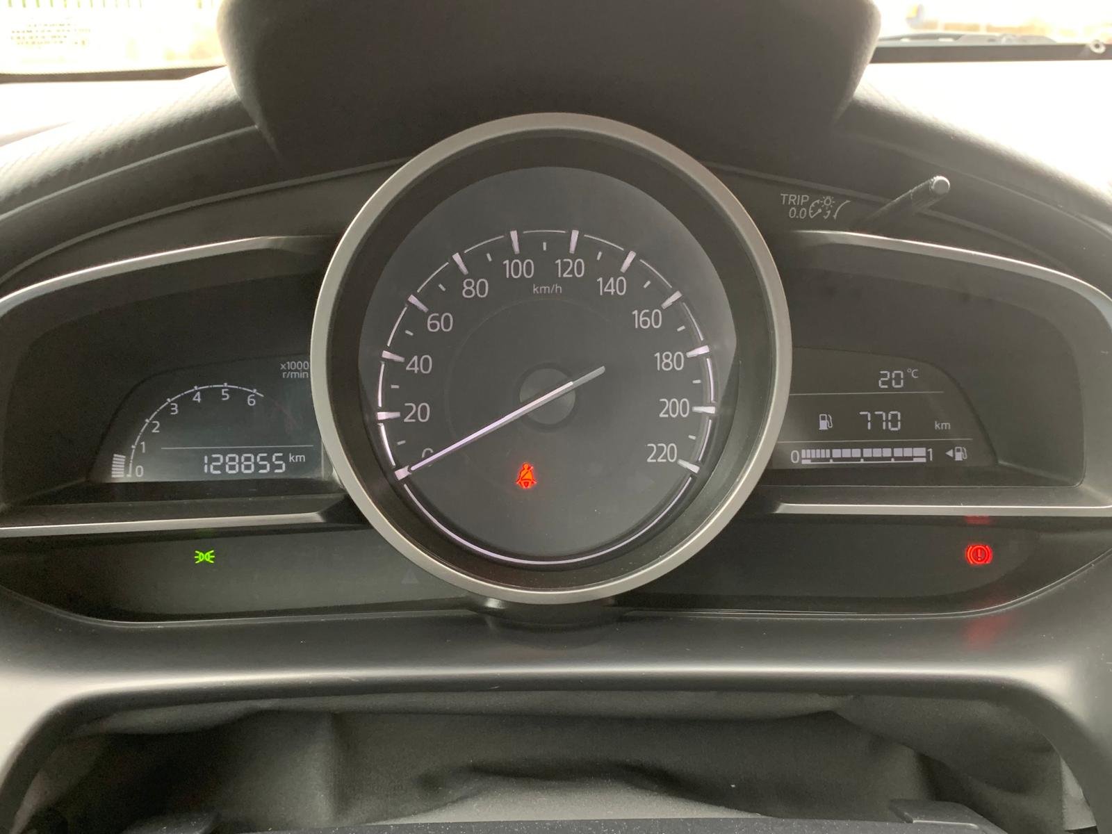 MAZDA 2