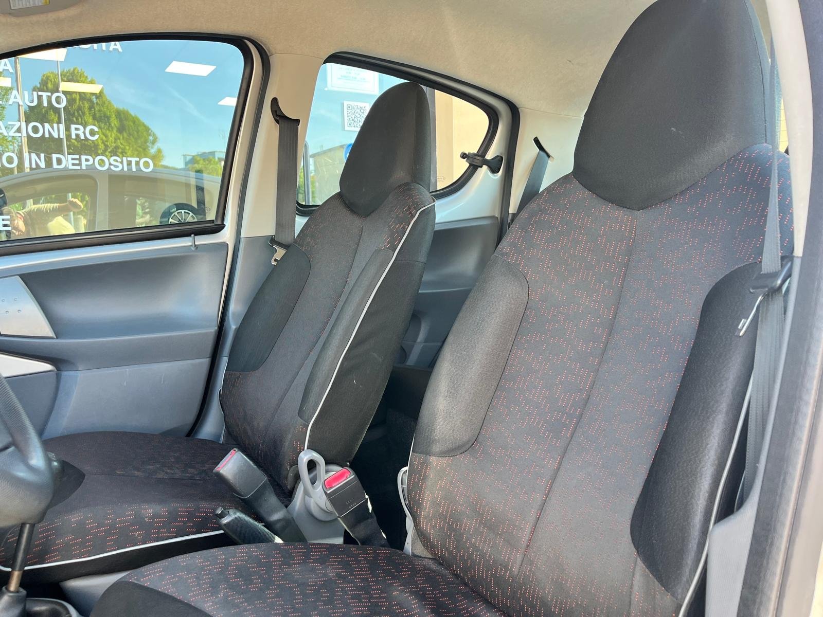 PEUGEOT 107