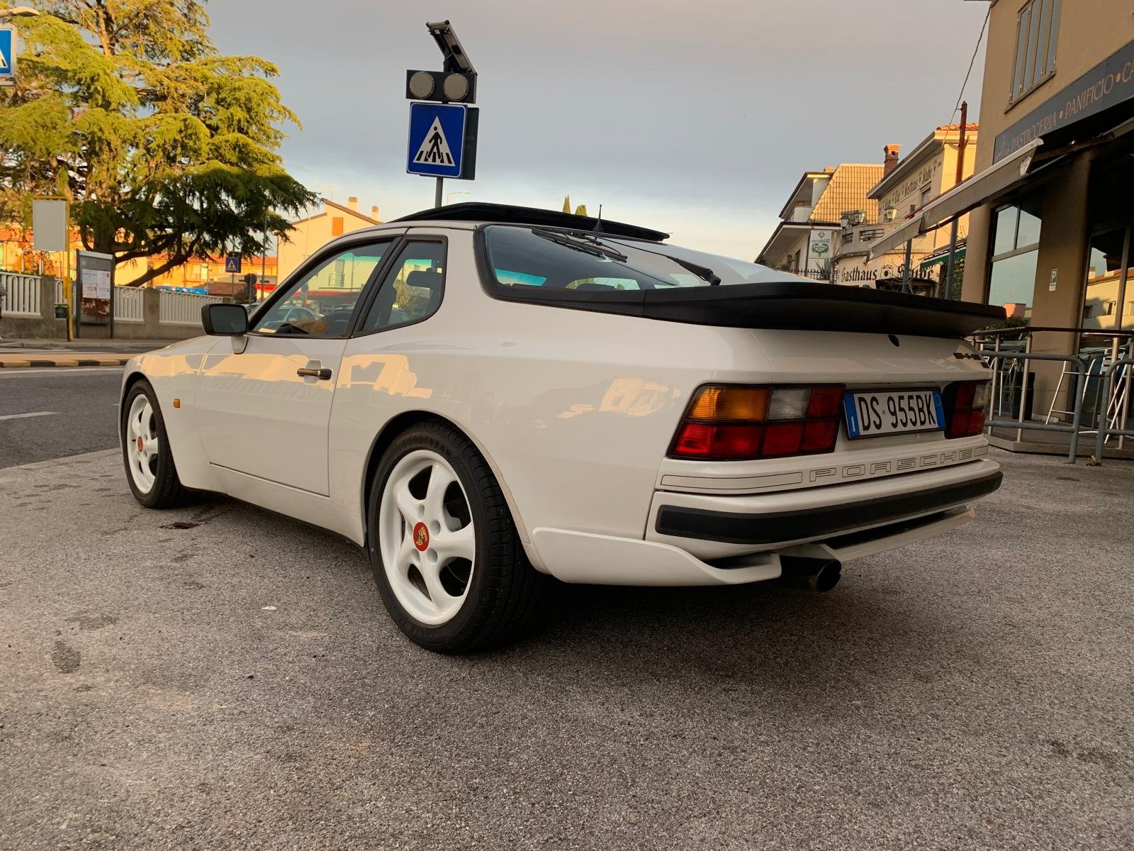PORSCHE 944 S2